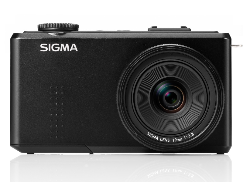 <b>DP1 Merrill。発売は7月。実勢価格は9万4,900円前後</b>