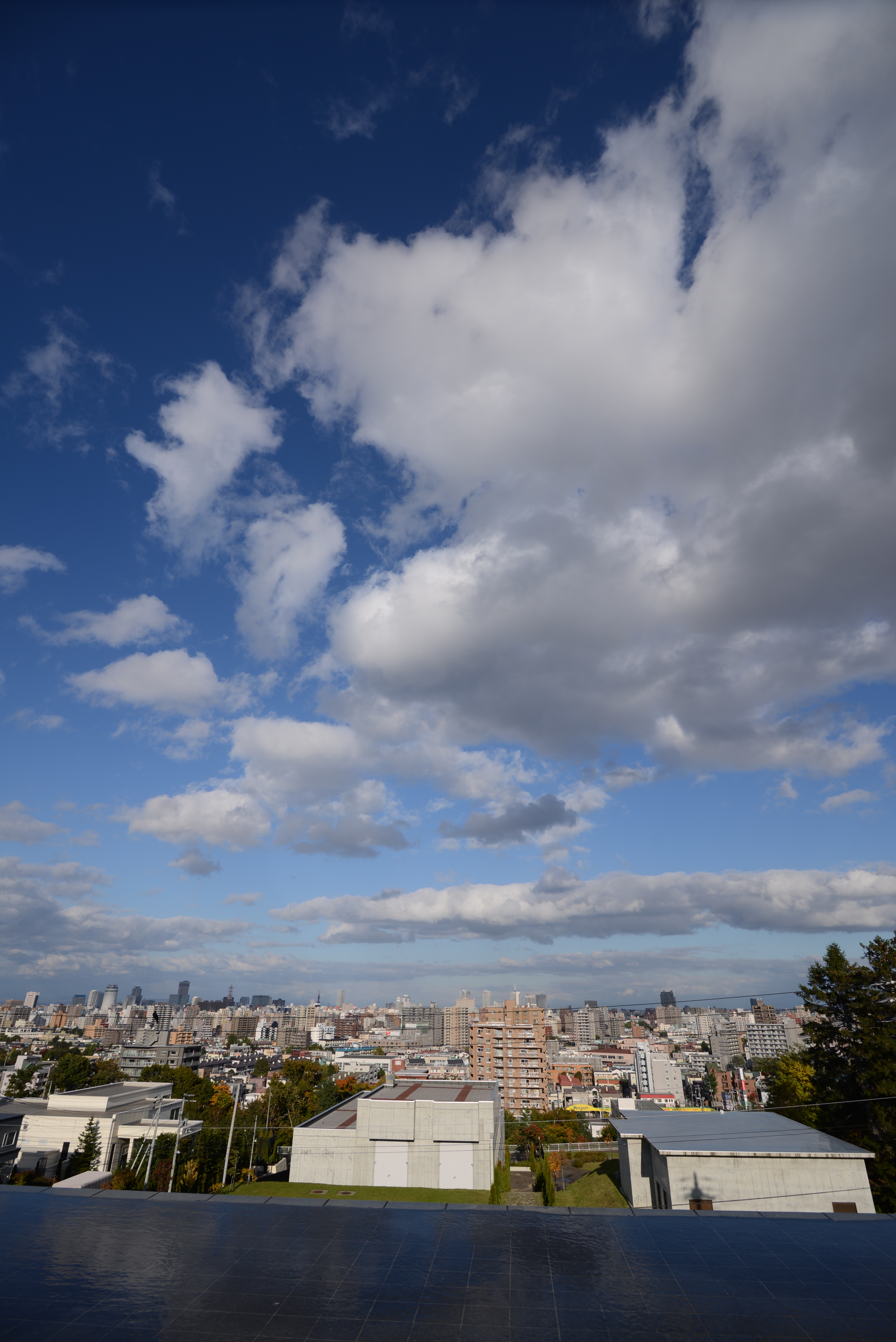 <b>広角端はタル型の歪曲収差があるが、純正AF-S 16-35mmに比べればずっと少ない。D600 / Tokina AT-X 17-35 F4 PRO FX / 6,016×4,016 / 絞り優先AE / 1/500秒 / F8 / 0.3EV / ISO100 / WB:晴天 / 17mm</b>