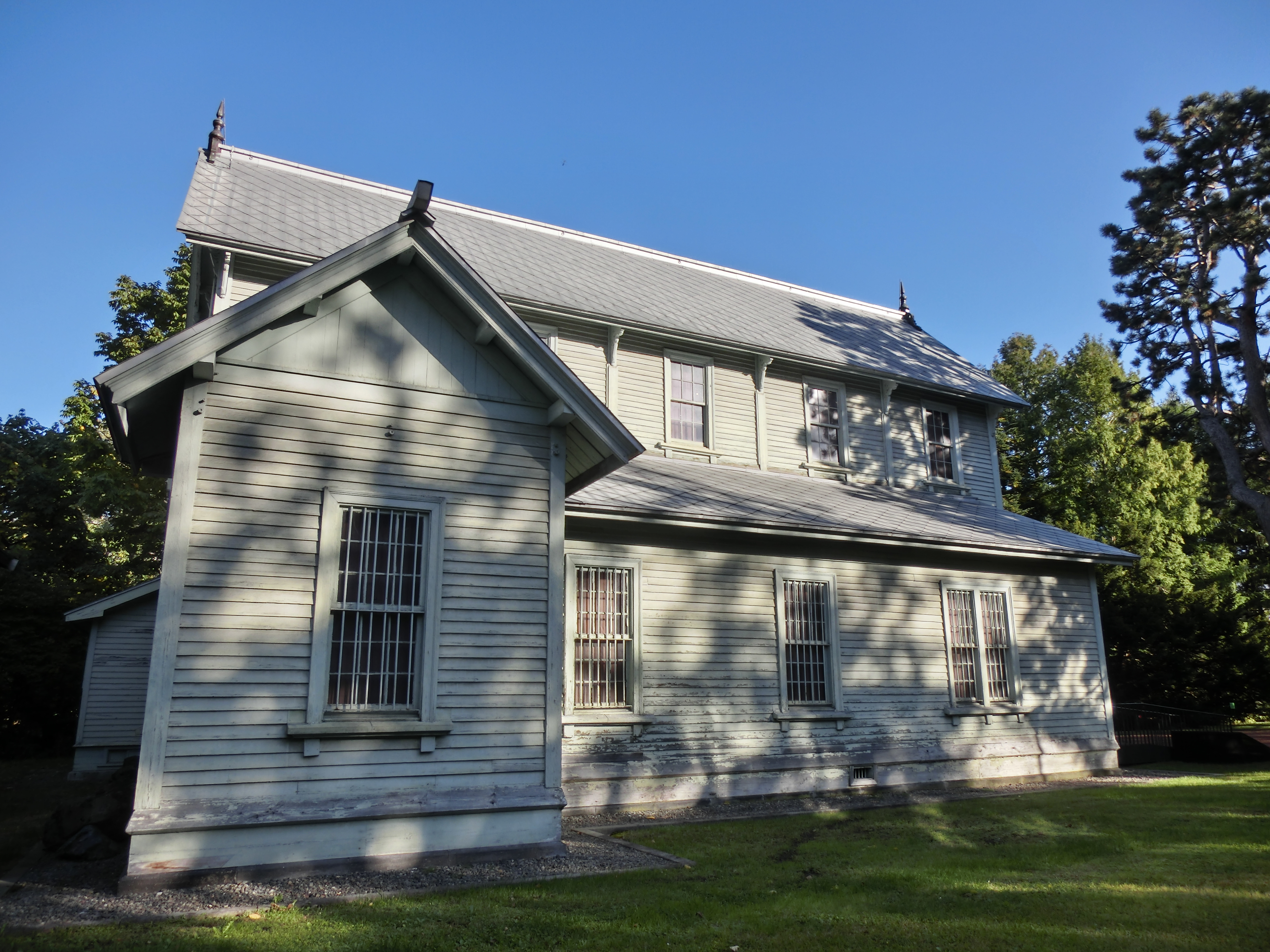 <b>HDR：レベル1 / EX-ZR1000 / 4,608×3,456 / 1/500秒 / F3 / 0.3EV / ISO80 / WB：オート / 4.24mm（24mm相当）</b>