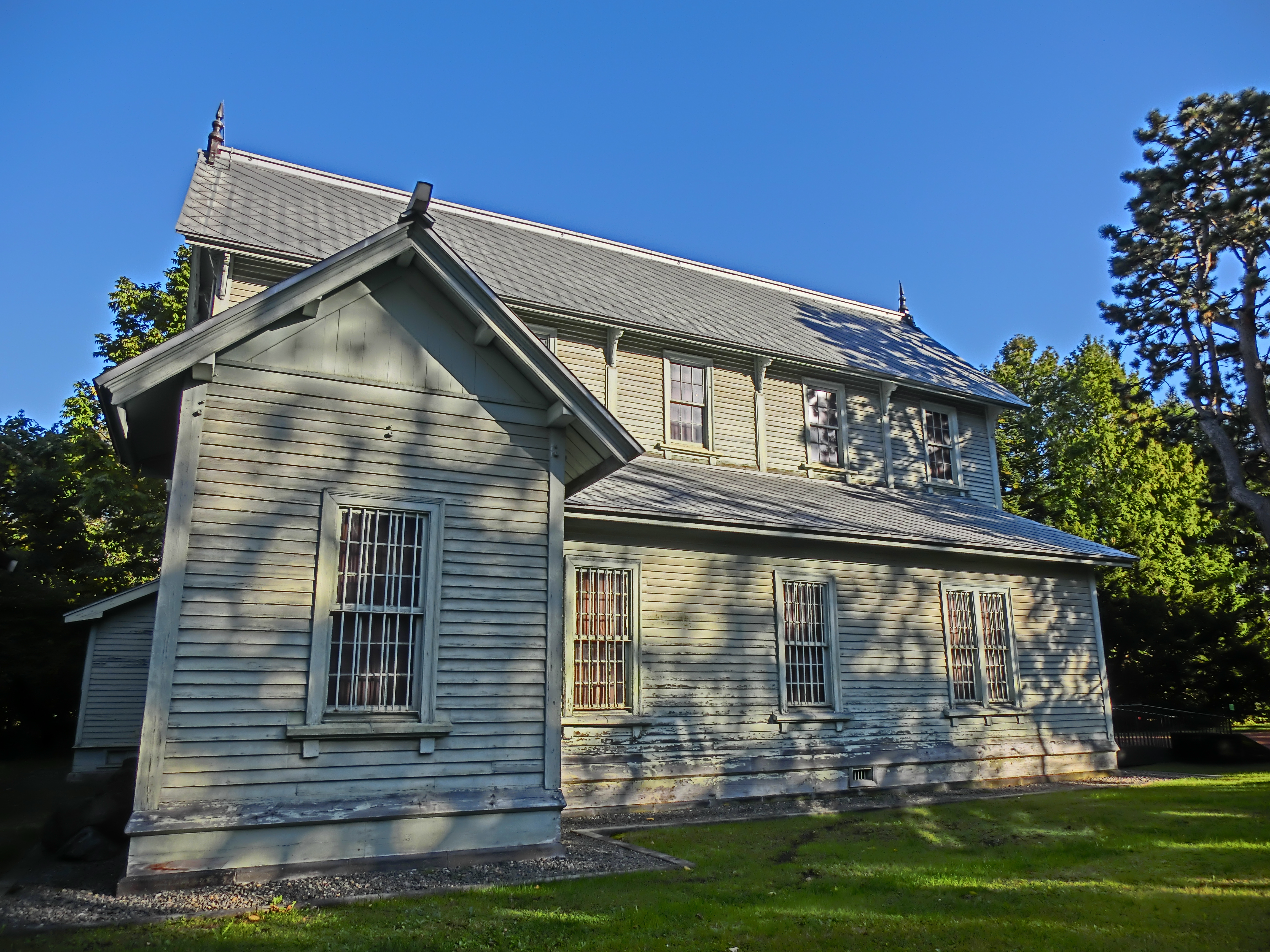 <b>HDRアート：レベル1 / EX-ZR1000 / 4,608×3,456 / 1/1,000秒 / F3 / 0.3EV / ISO80 / WB：オート / 4.24mm（24mm相当）</b>