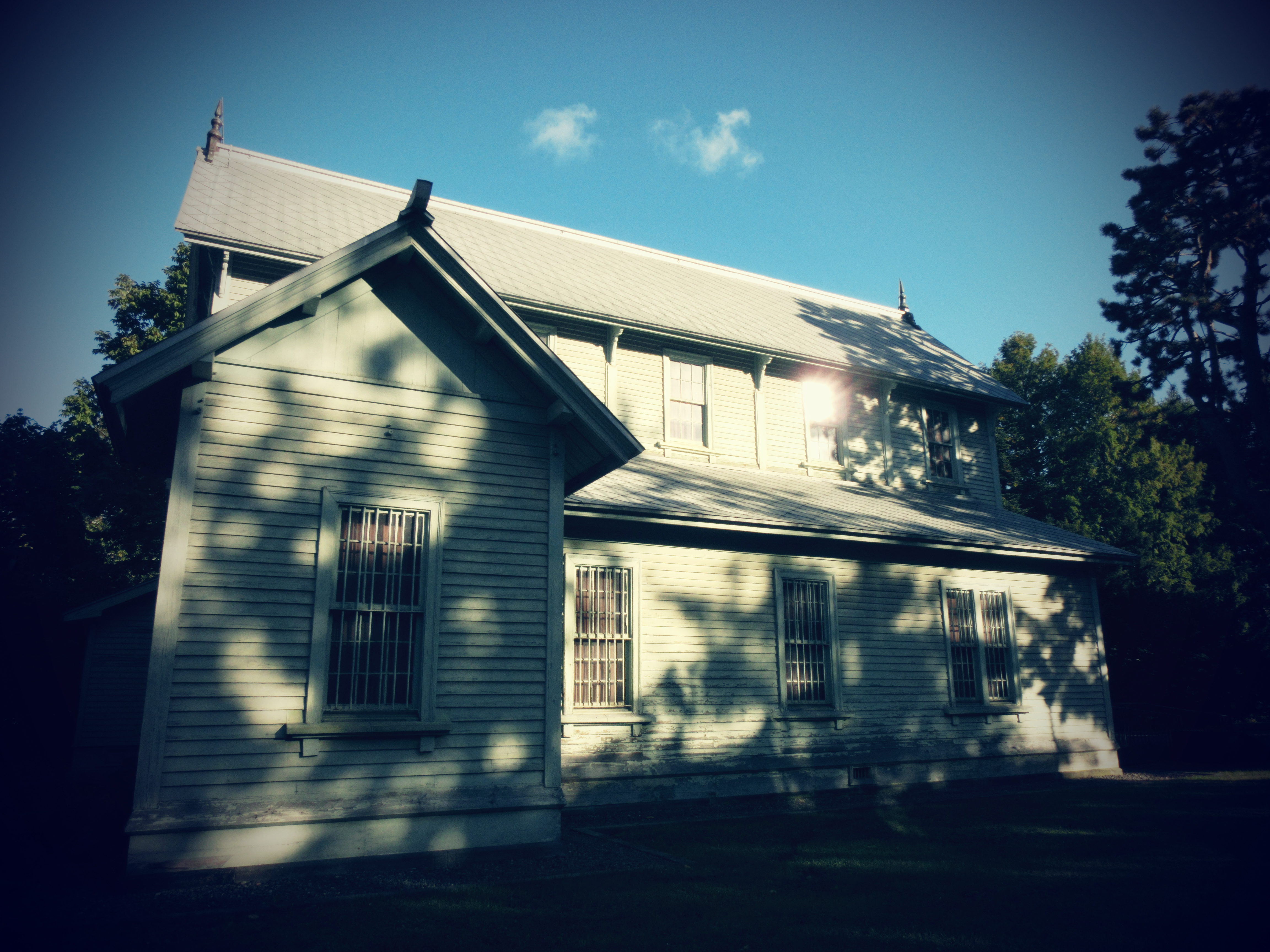 <b>トイカメラ：標準 / EX-ZR1000 / 4,608×3,456 / 1/1,000秒 / F3 / 0.3EV / ISO80 / WB：オート / 4.24mm（24mm相当）</b>