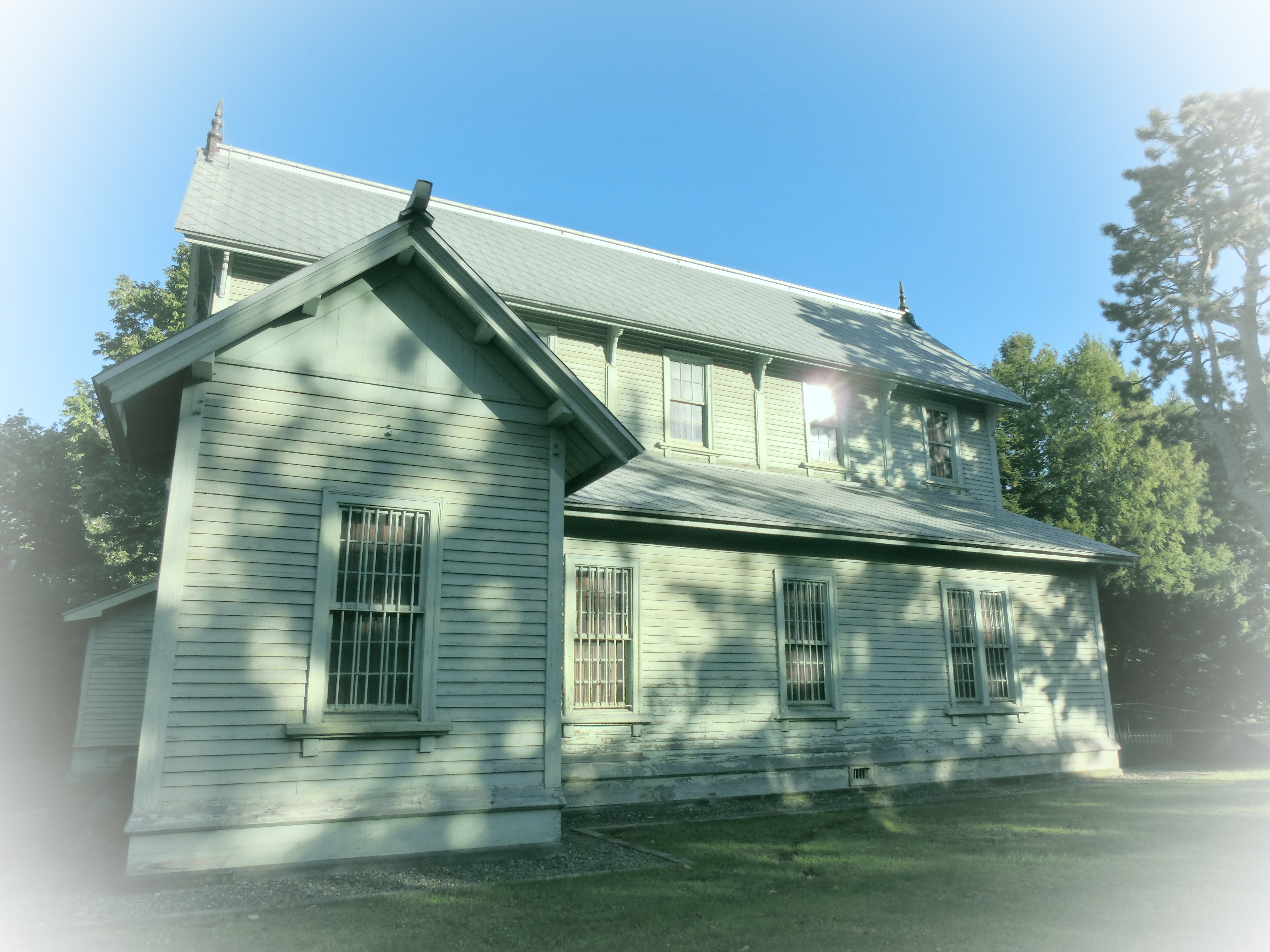 <b>ライトトーン：シアン / EX-ZR1000 / 4,608×3,456 / 1/1,000秒 / F3 / 0.3EV / ISO80 / WB：オート / 4.24mm（24mm相当）</b>