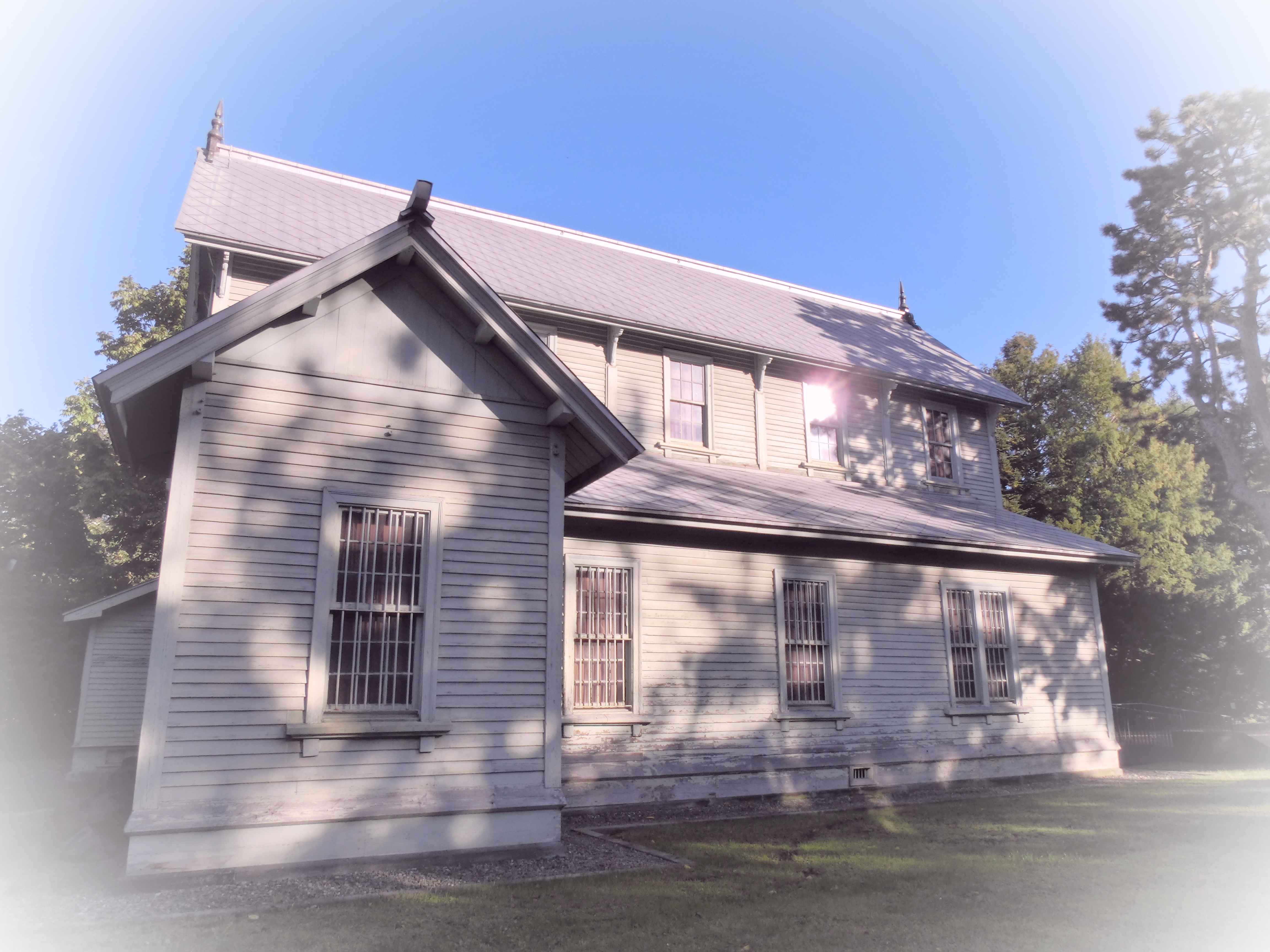 <b>ライトトーン：マゼンタ / EX-ZR1000 / 4,608×3,456 / 1/1,000秒 / F3 / 0.3EV / ISO80 / WB：オート / 4.24mm（24mm相当）</b>