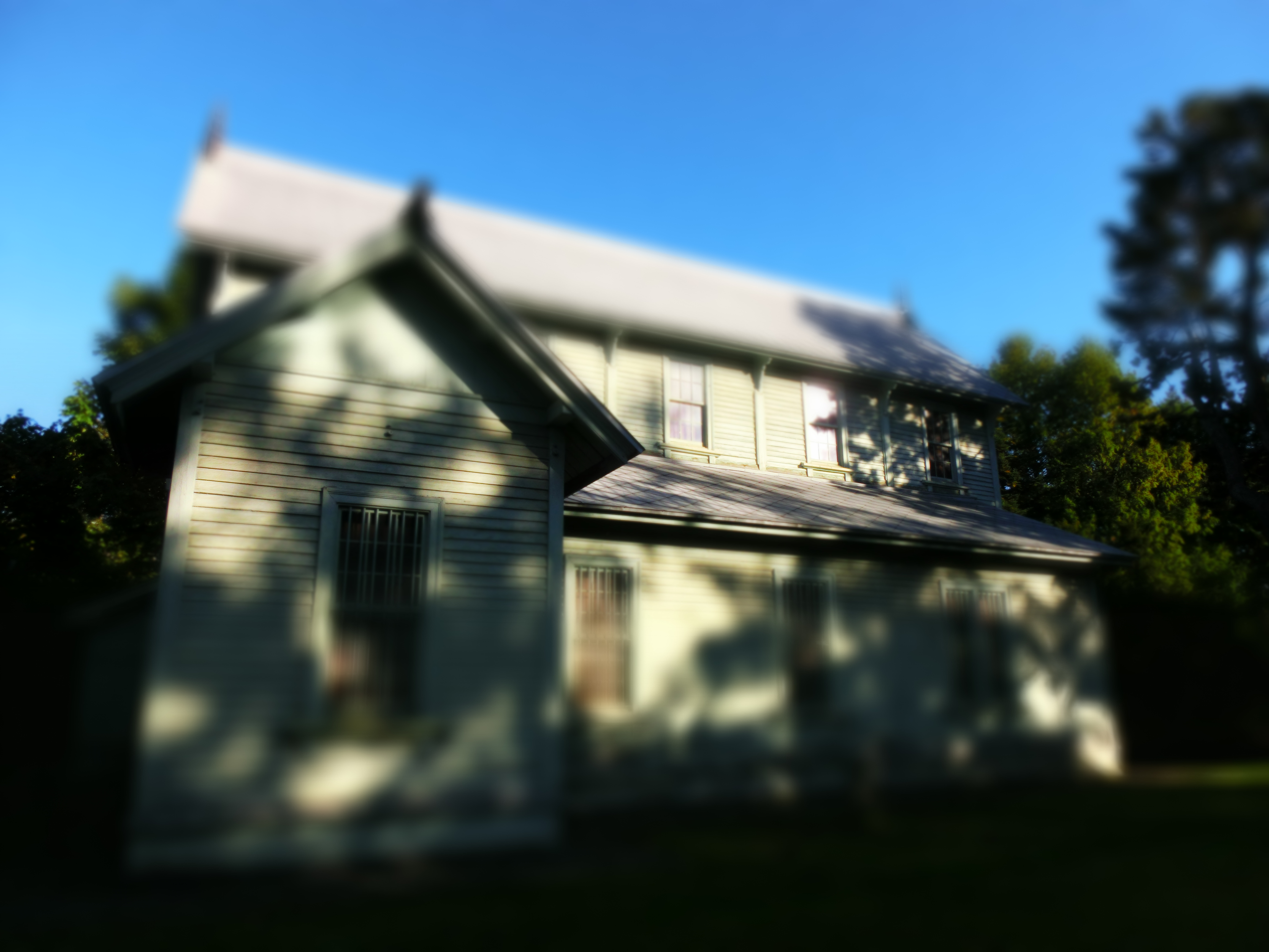 <b>ミニチュア / EX-ZR1000 / 4,608×3,456 / 1/800秒 / F3 / 0.3EV / ISO80 / WB：オート / 4.24mm（24mm相当）</b>