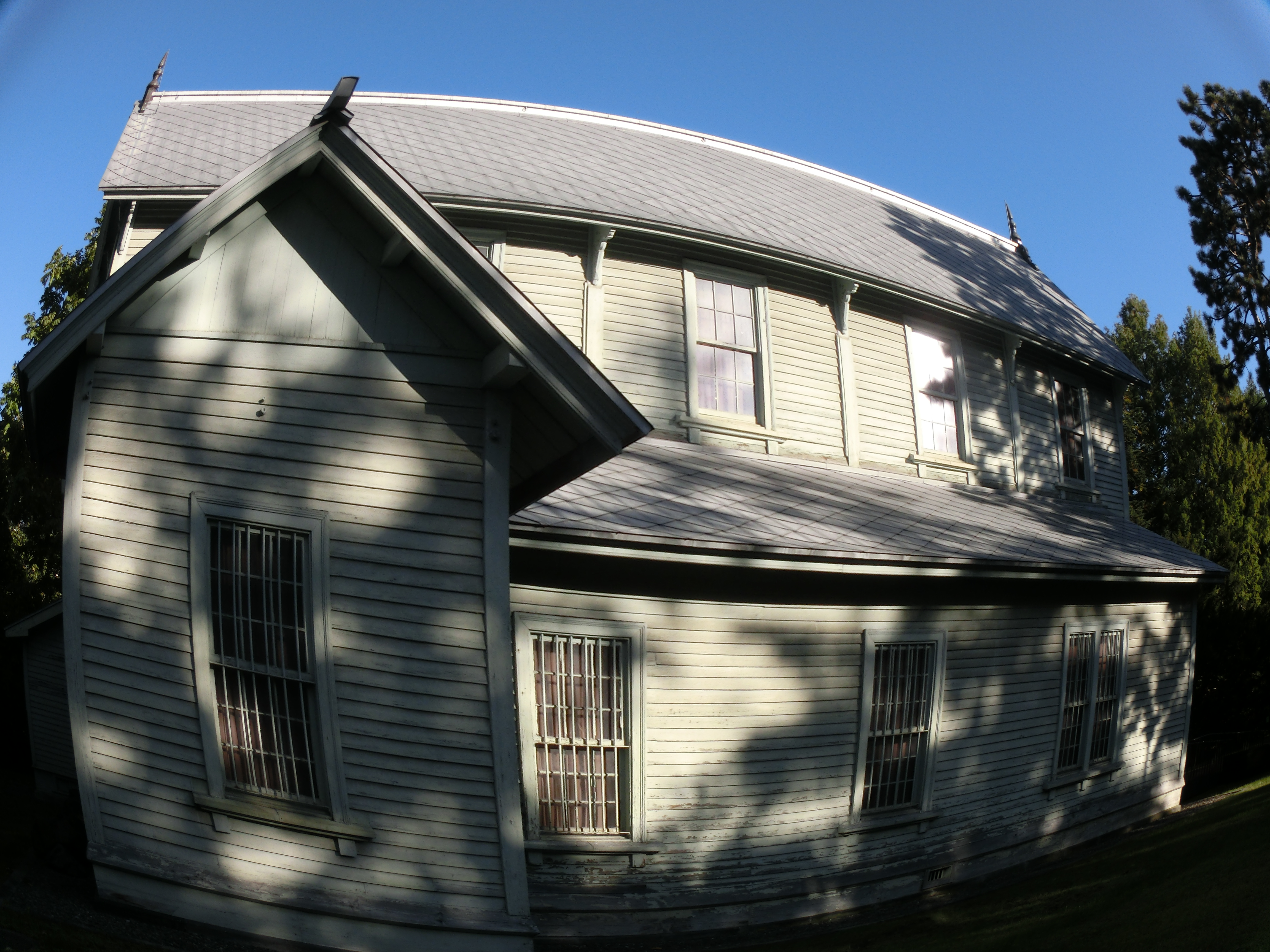 <b>フィッシュアイ：レベル1 / EX-ZR1000 / 4,608×3,456 / 1/800秒 / F3 / 0.3EV / ISO80 / WB：オート / 4.24mm（24mm相当）</b>