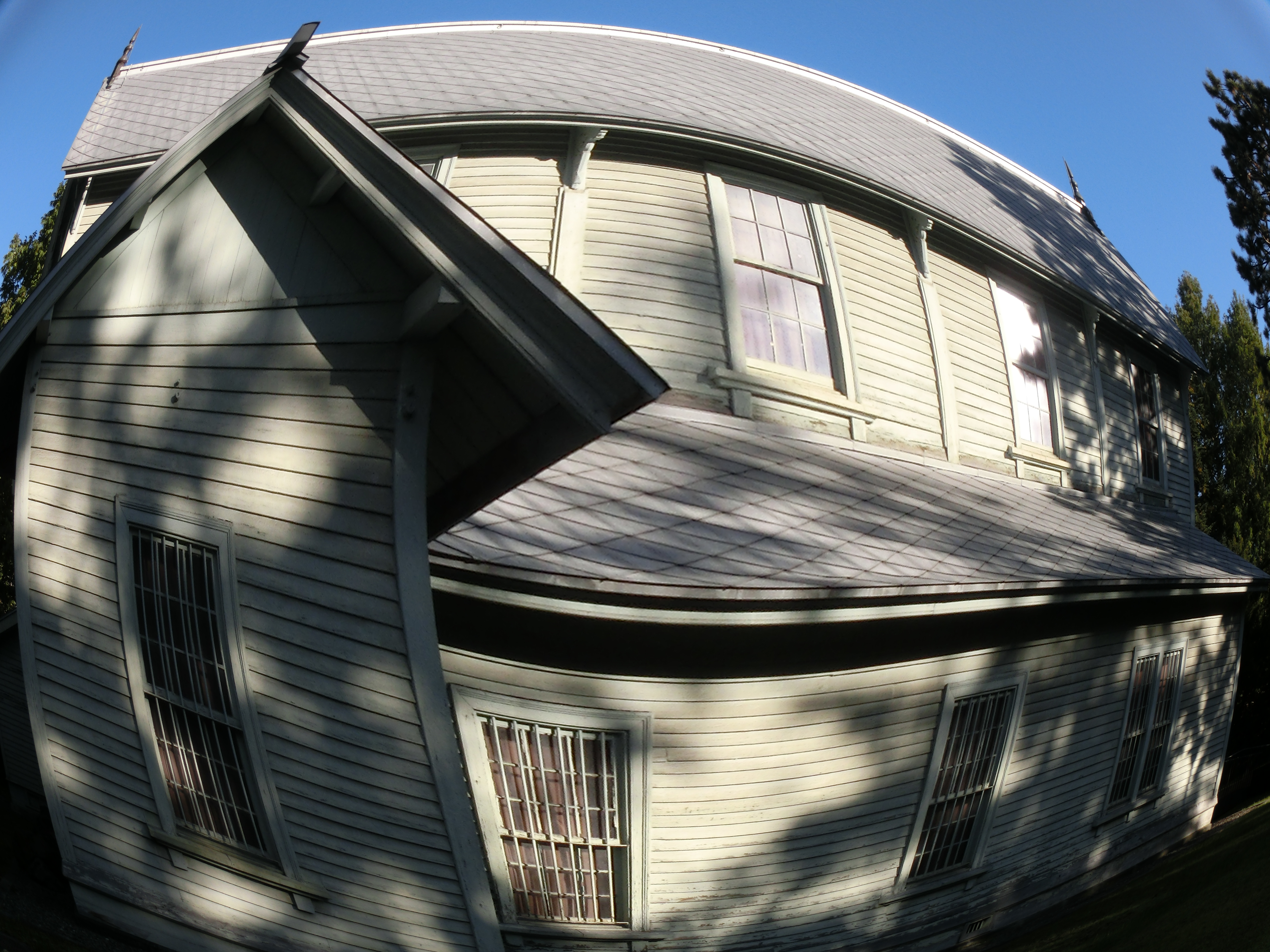 <b>フィッシュアイ：レベル3 / EX-ZR1000 / 4,608×3,456 / 1/800秒 / F3 / 0.3EV / ISO80 / WB：オート / 4.24mm（24mm相当）</b>