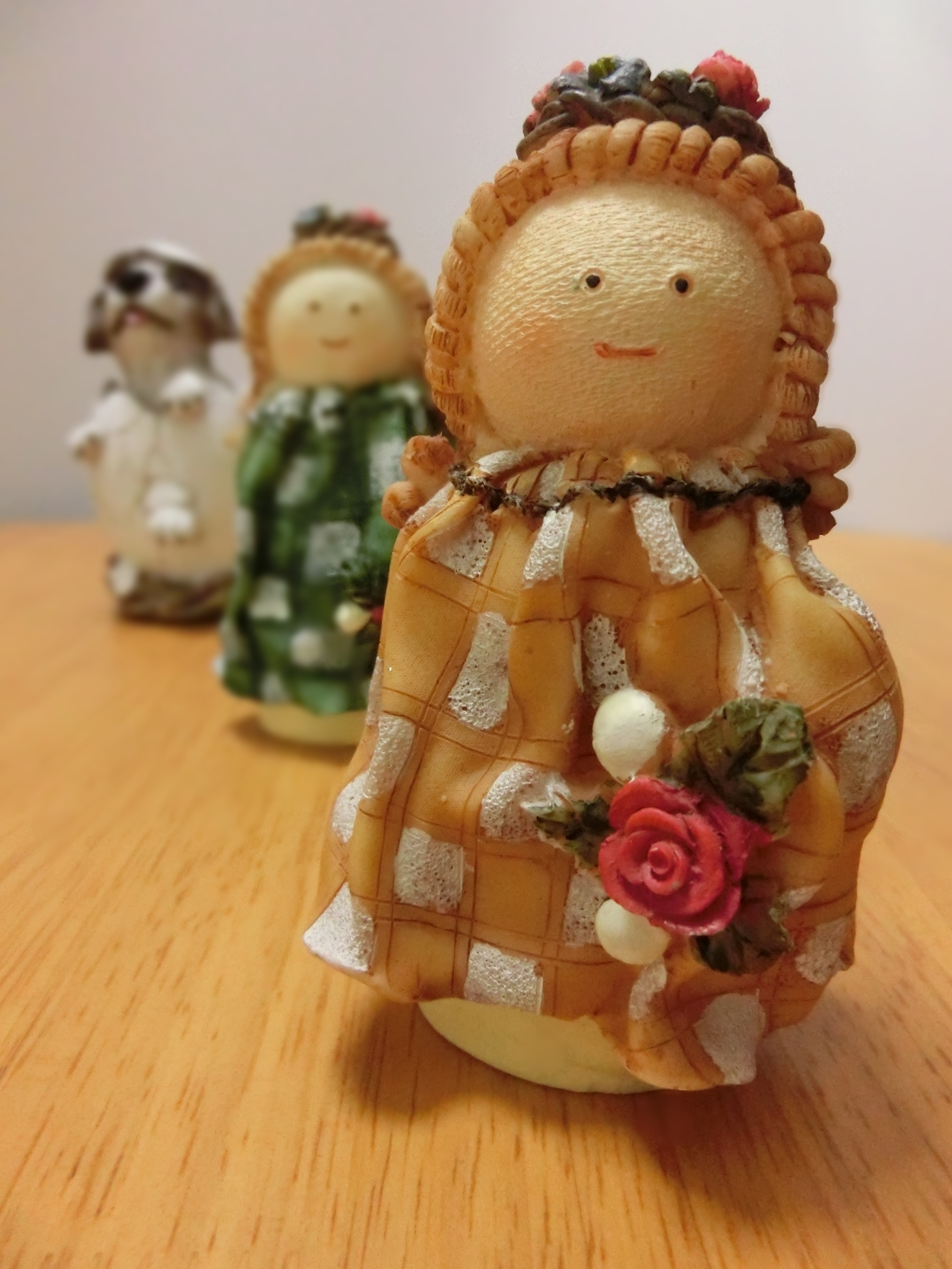 <b>背景ぼかし / EX-ZR1000 / 4,608×3,456 / 1/125秒 / F3 / 0.0EV / ISO1250 / WB：太陽光 / 4.24mm（24mm相当）</b>