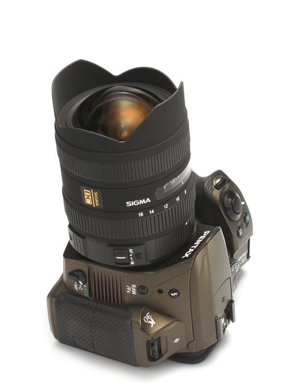 <b>K-30に装着したSIGMA 8-16mm F4.5-5.6 DC HSM</b>