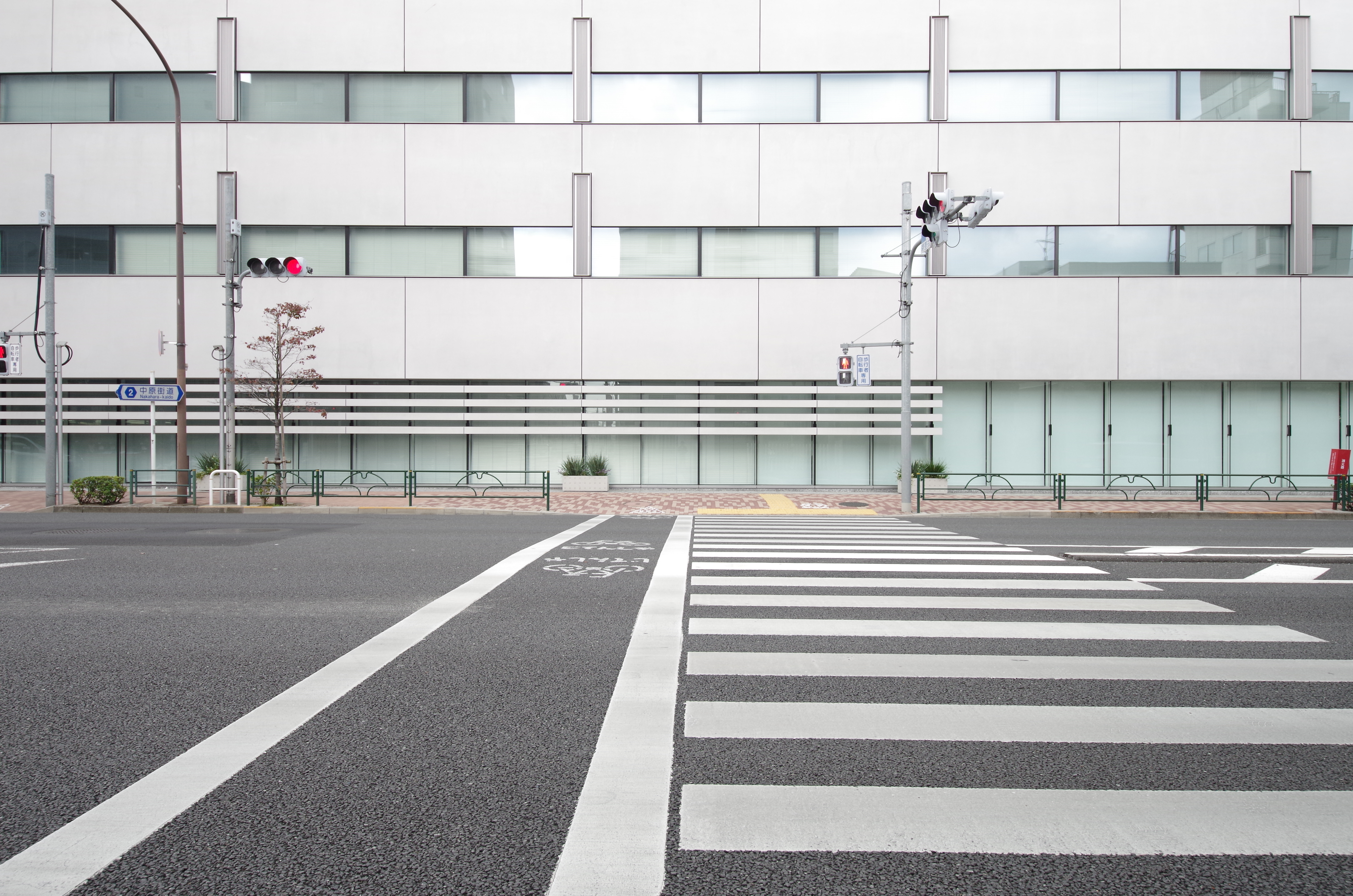 <b>8-16mm F4.5-5.6 DC HSM / 14mm</b>