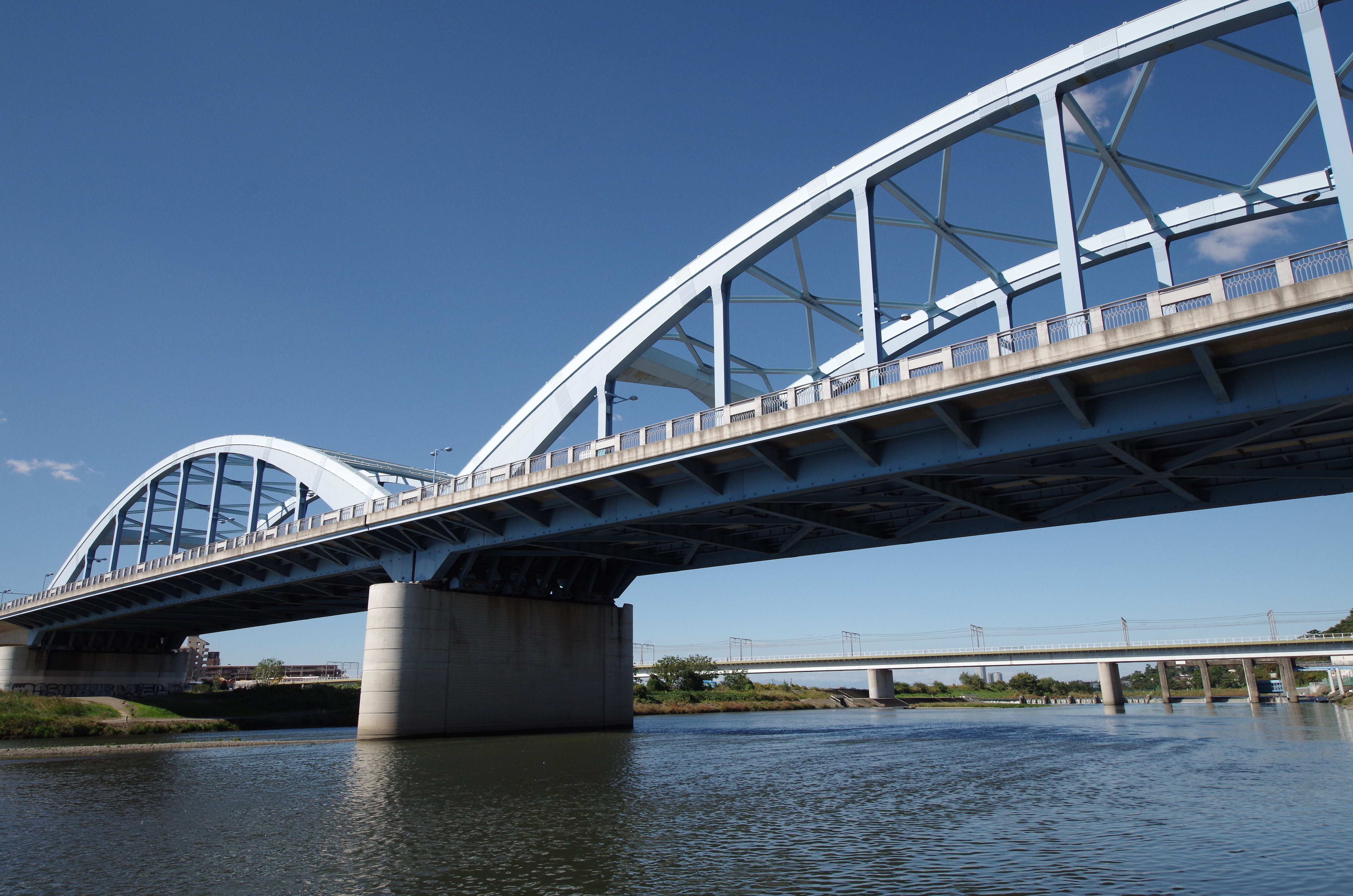 <b>8-16mm F4.5-5.6 DC HSM / 約6.0MB / 4,928×3,264 / 1/1,000秒 / F8 / 0.0EV / ISO400 / WB:オート / 16mm</b>