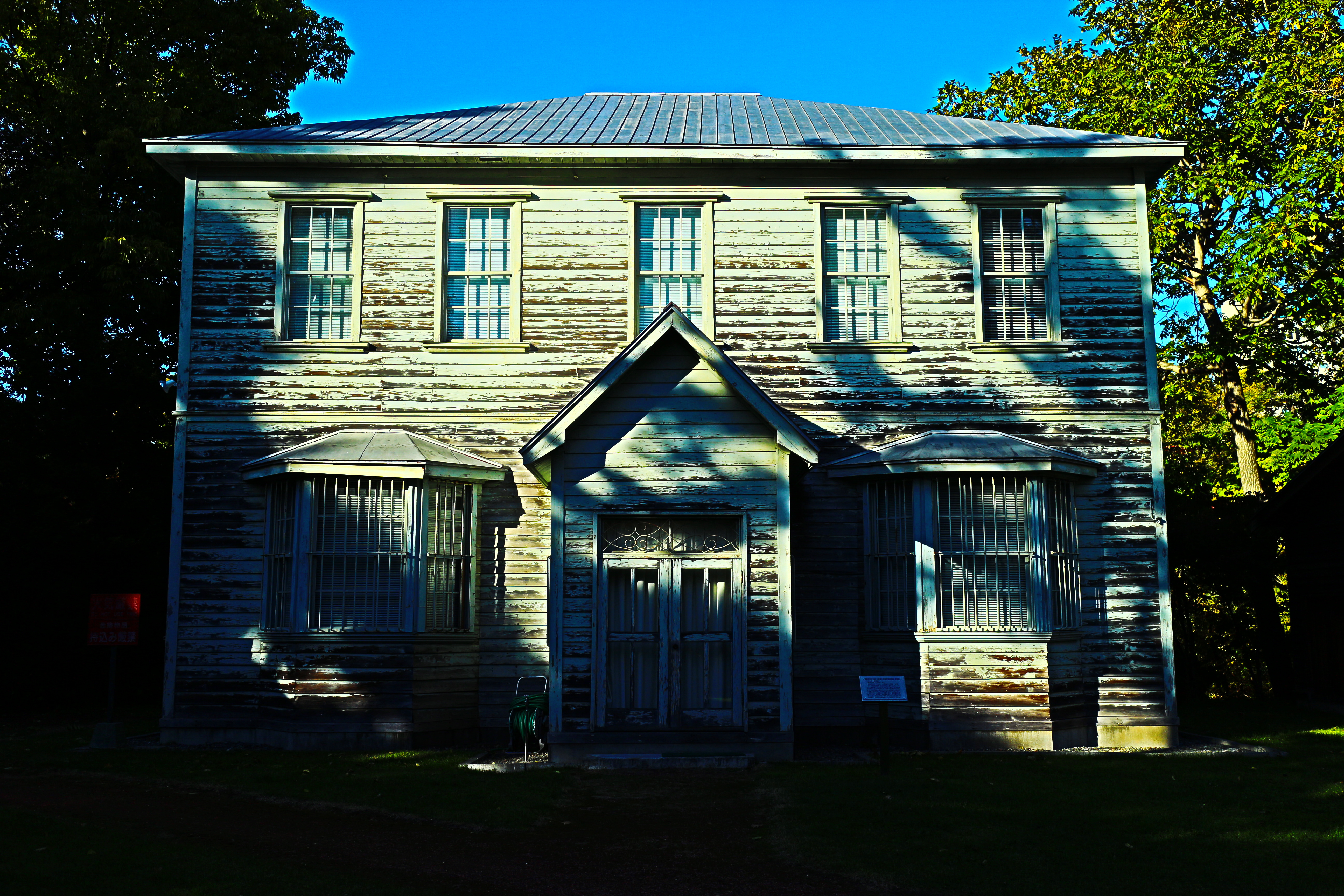 <b>油彩風（効果: 強め）</b>