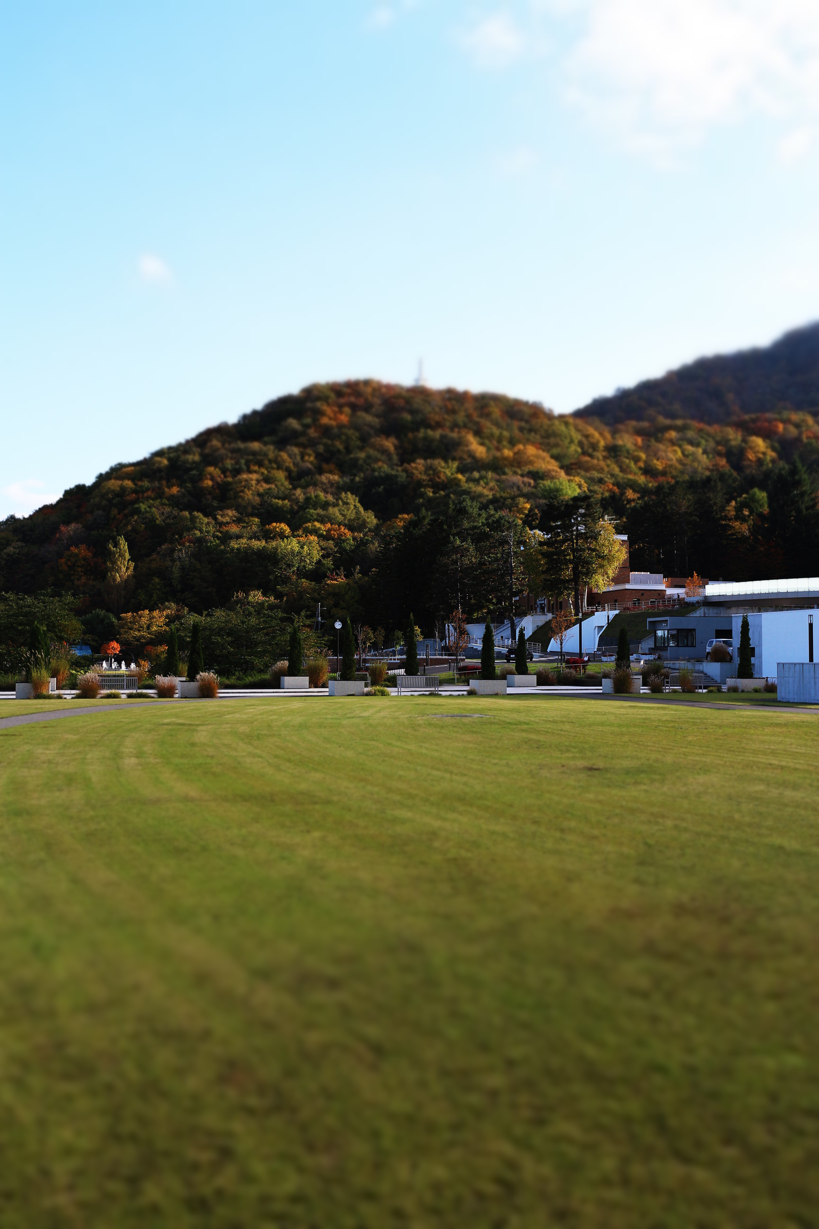 <b>オリンパスのジオラマはかなり処理が重くてパラパラ感がすごかったが、EOS Mのはスムーズに表示してくれる。EOS M / EF-M 22mm F2 STM / 5,184×3,456 / ジオラマ風 / 1/800秒 / F3.2 / -0.7EV / ISO100 / WB: オート</b>