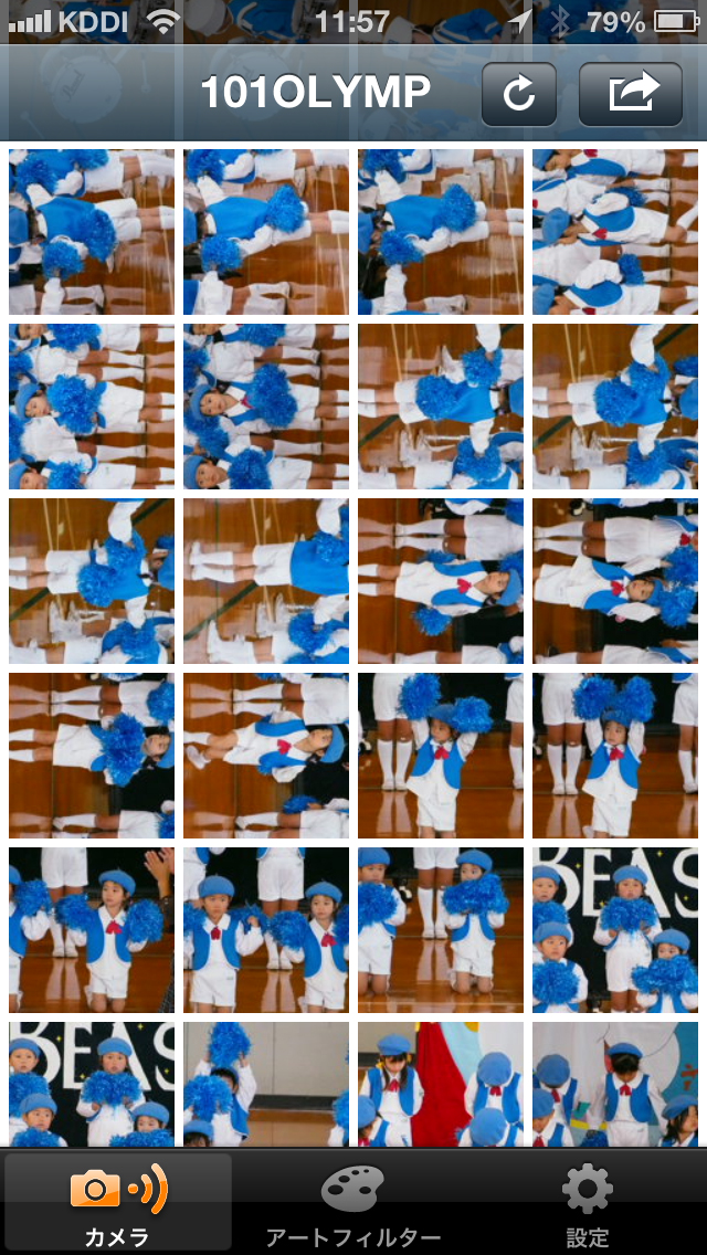 <b>E-PM2で撮影後、FlashAirとデバイスをWi-Fi機能で直接アドホック接続して、同アプリを起動するとFlashAir内の画像をサムネイルで見る事ができる。</b>