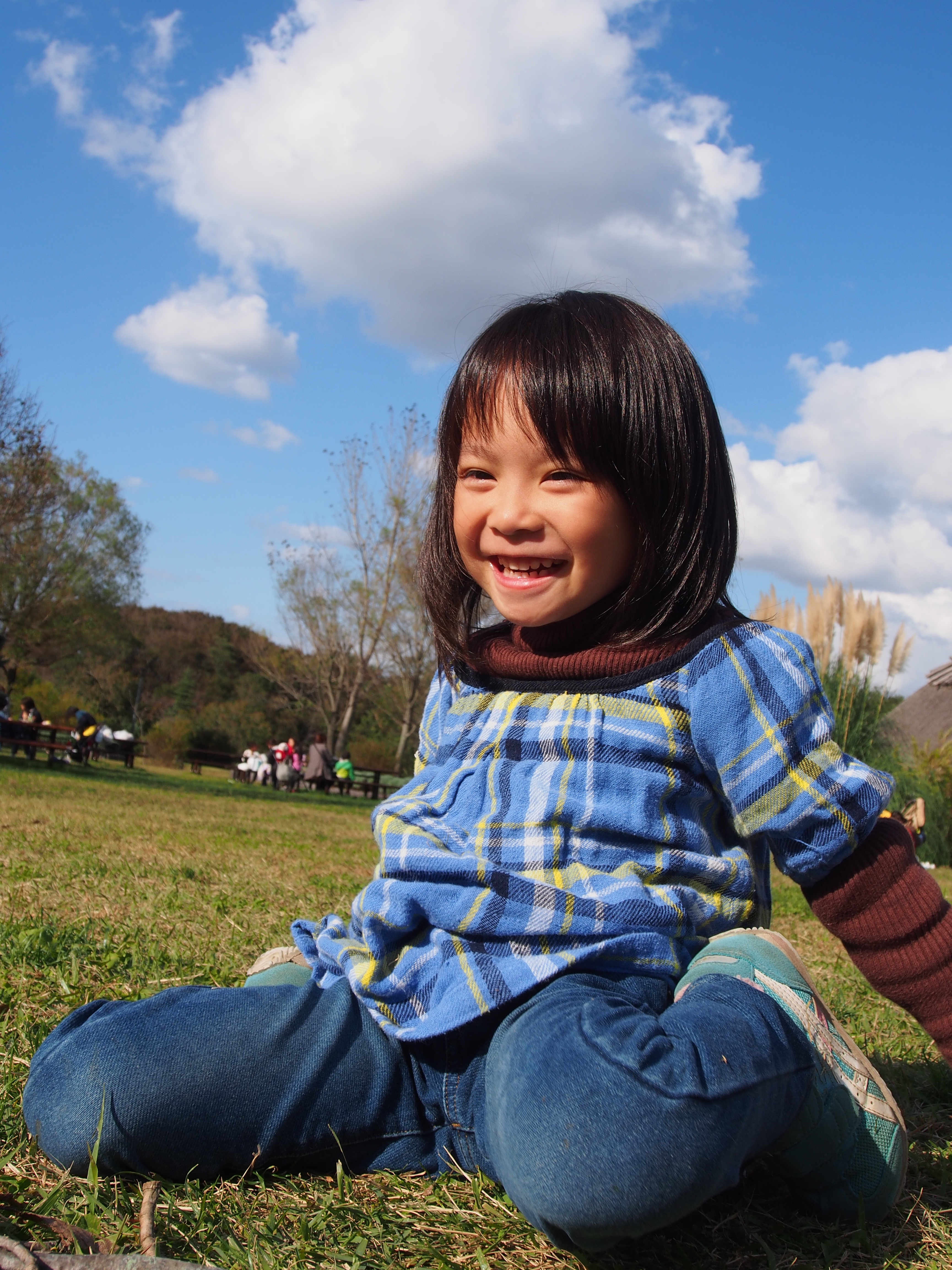 <b>E-PM2 / M.ZUIKO DIGITAL ED 12-50mm F3.5-6.3 EZ / 約8.9MB / 3,456×4,608 / 1/320秒 / F10 / 0EV / ISO200 / チャイルド / WB：オート / 19mm</b>