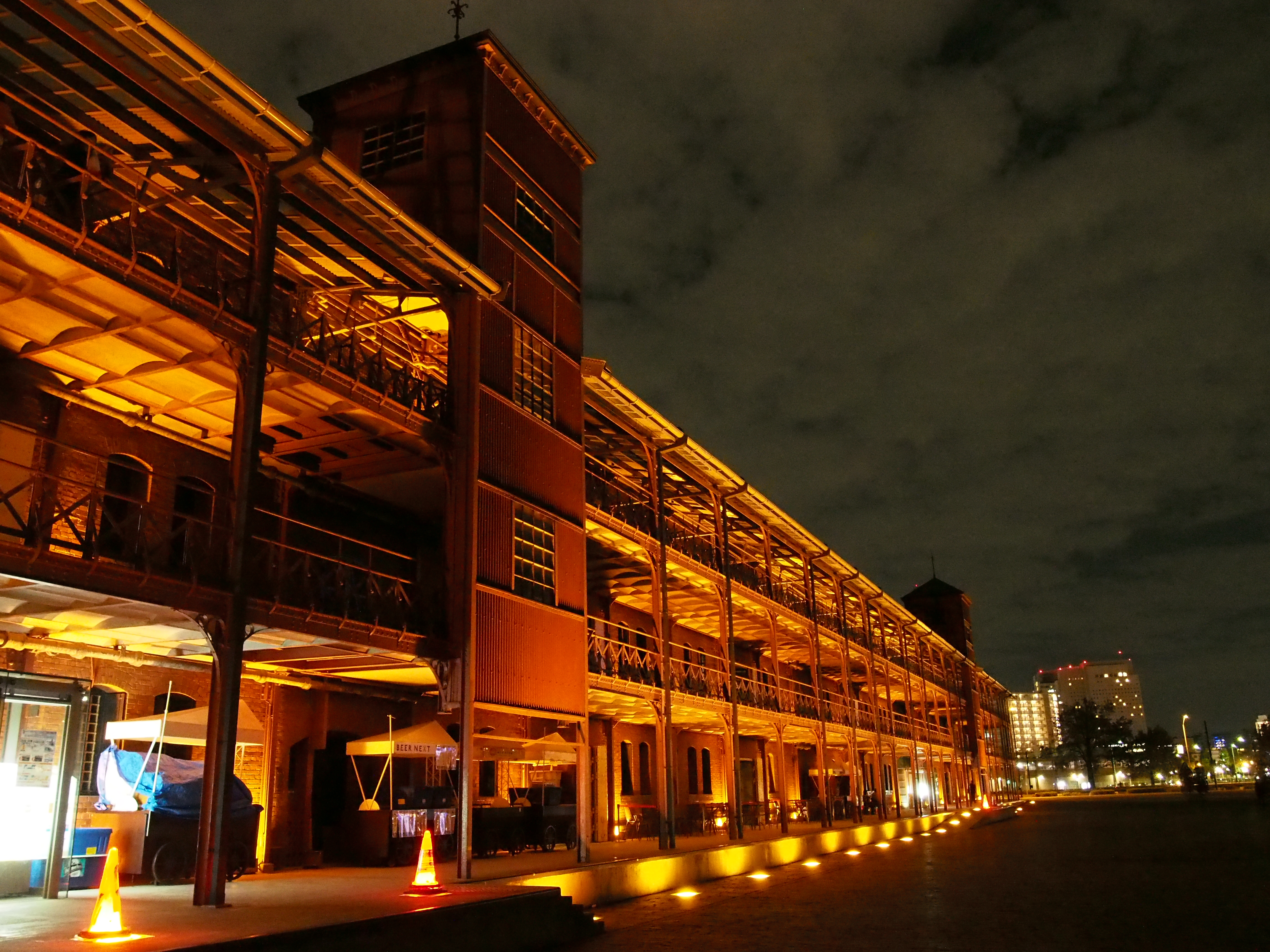 <b>E-PM2 / M.ZUIKO DIGITAL 14-42mm F3.5-5.6 II R / 約11.1MB / 4,608×3,456 / 1/8秒 / F5.6 / 0EV / ISO6400 / マニュアル / WB：5,900K / 14mm</b>