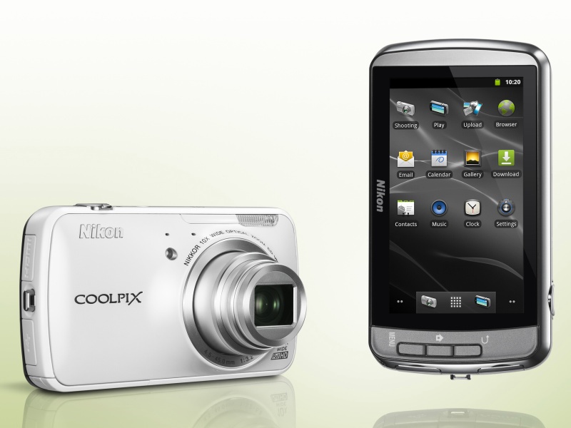 <b>COOLPIX S800c。発売は9月27日。実勢価格は3万7,800円前後の見込み</b>