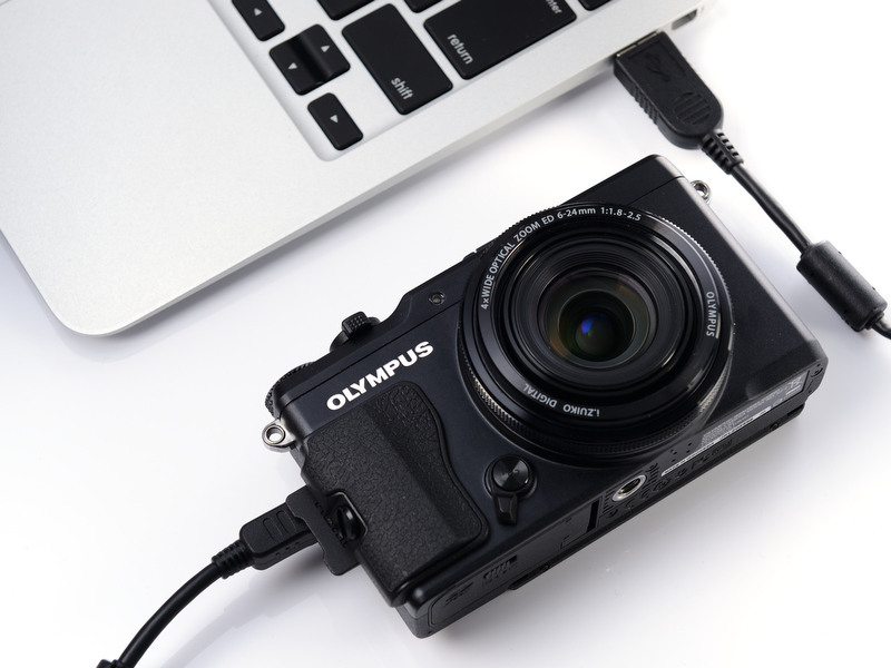 <b>USB充電に対応。荷物が少しでも減らせるのはうれしい。移動中にスマホ用外付けバッテリーから充電できるのも良い</b>