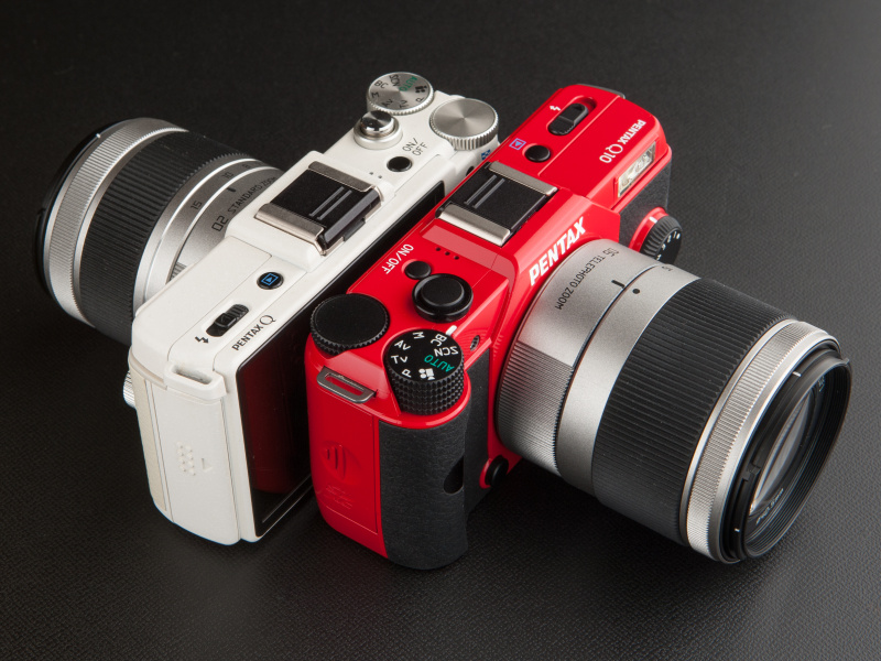 <b>従来機とサイズを比較すると、外寸はほぼ同等であることがわかる。</b>