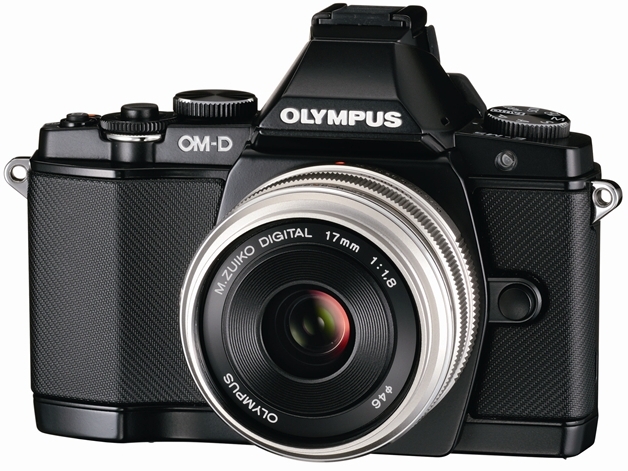<b>OLYMPUS OM-D E-M5に装着したところ</b>