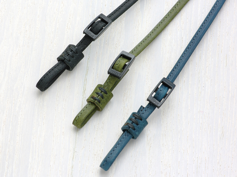 <b>カメラの傷つきに配慮し、金属パーツを使用していない</b>