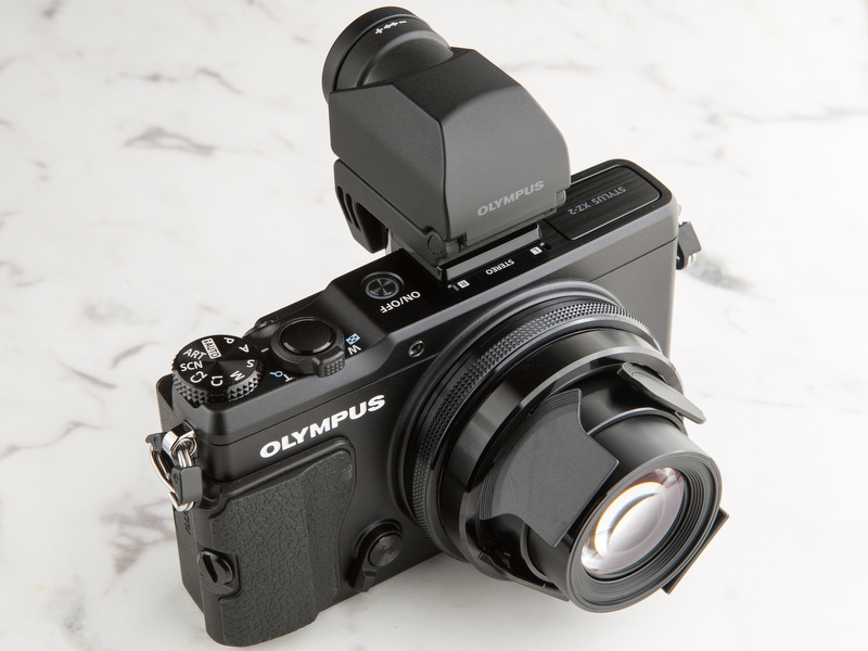 <b>VF-2はPENシリーズ向けに開発されたEVFだが、XZ-2にも装着できる。より小型なVF-3も装着可能だ</b>