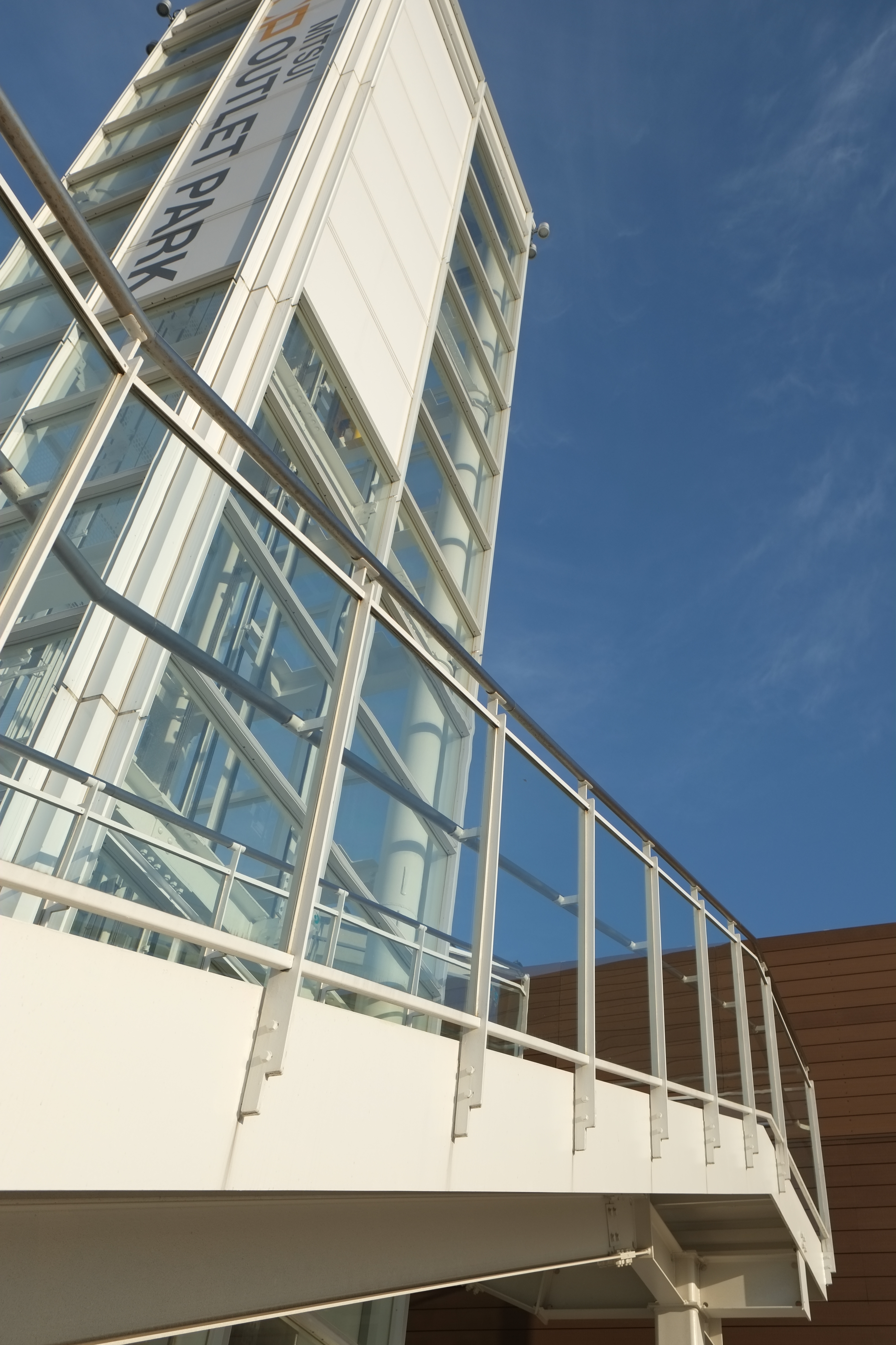 <b>X-E1 / XF 18-55m-m F2.8-4 R LM OIS / 約3.8MB / 3,264×4,896 / 1/950秒 / F5 / +0.3EV / ISO200 / 絞り優先AE / WB：オート / 19.6mm / フィルムシミュレーション：PROVIA</b>