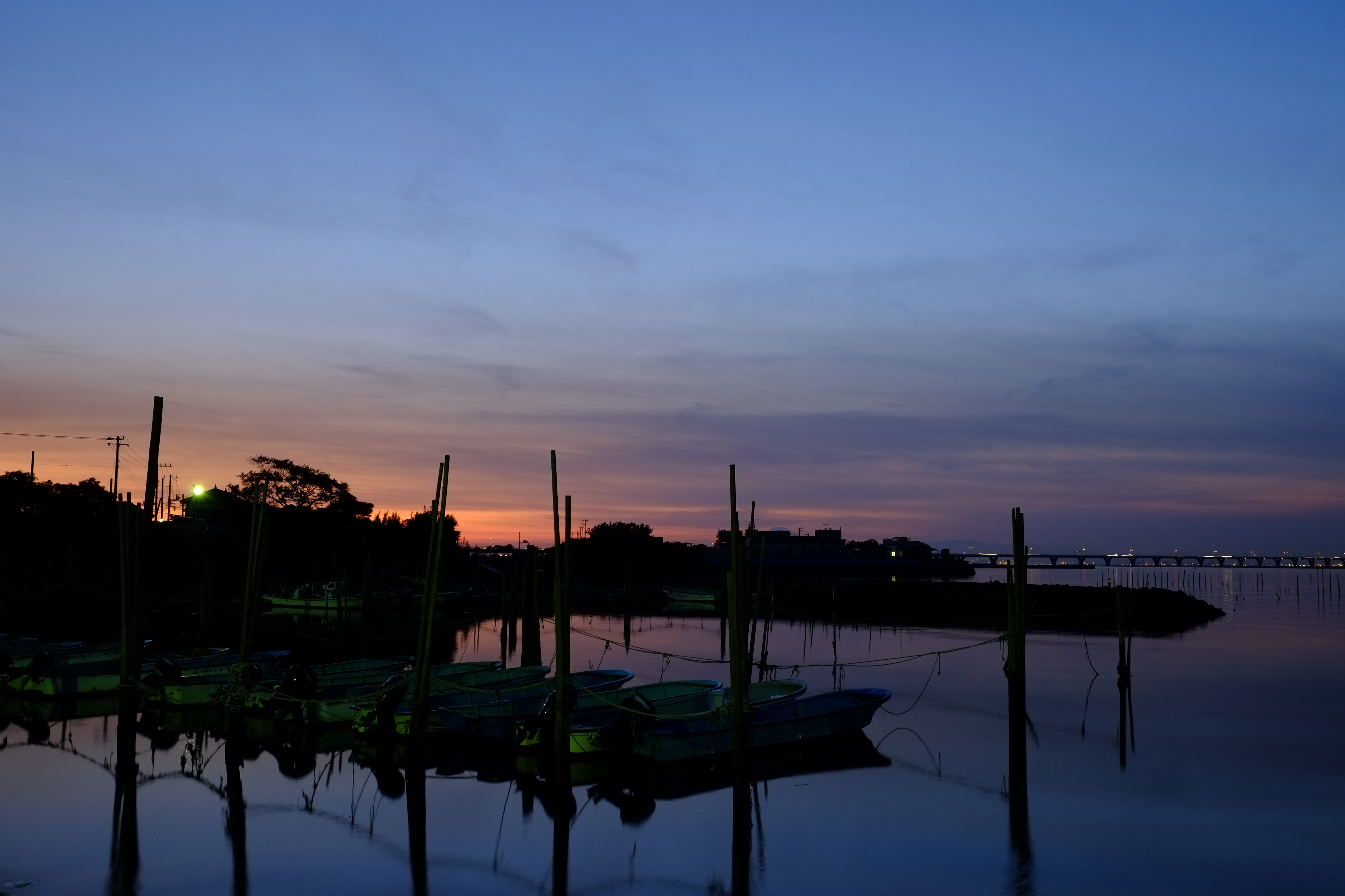 <b>X-E1 / XF 18-55m-m F2.8-4 R LM OIS / 約2.8MB / 4,896×3,264 / 1.4秒 / F5.6 / 0EV / ISO200 / マニュアル / WB：晴れ / 22.3mm / フィルムシミュレーション：Velvia</b>