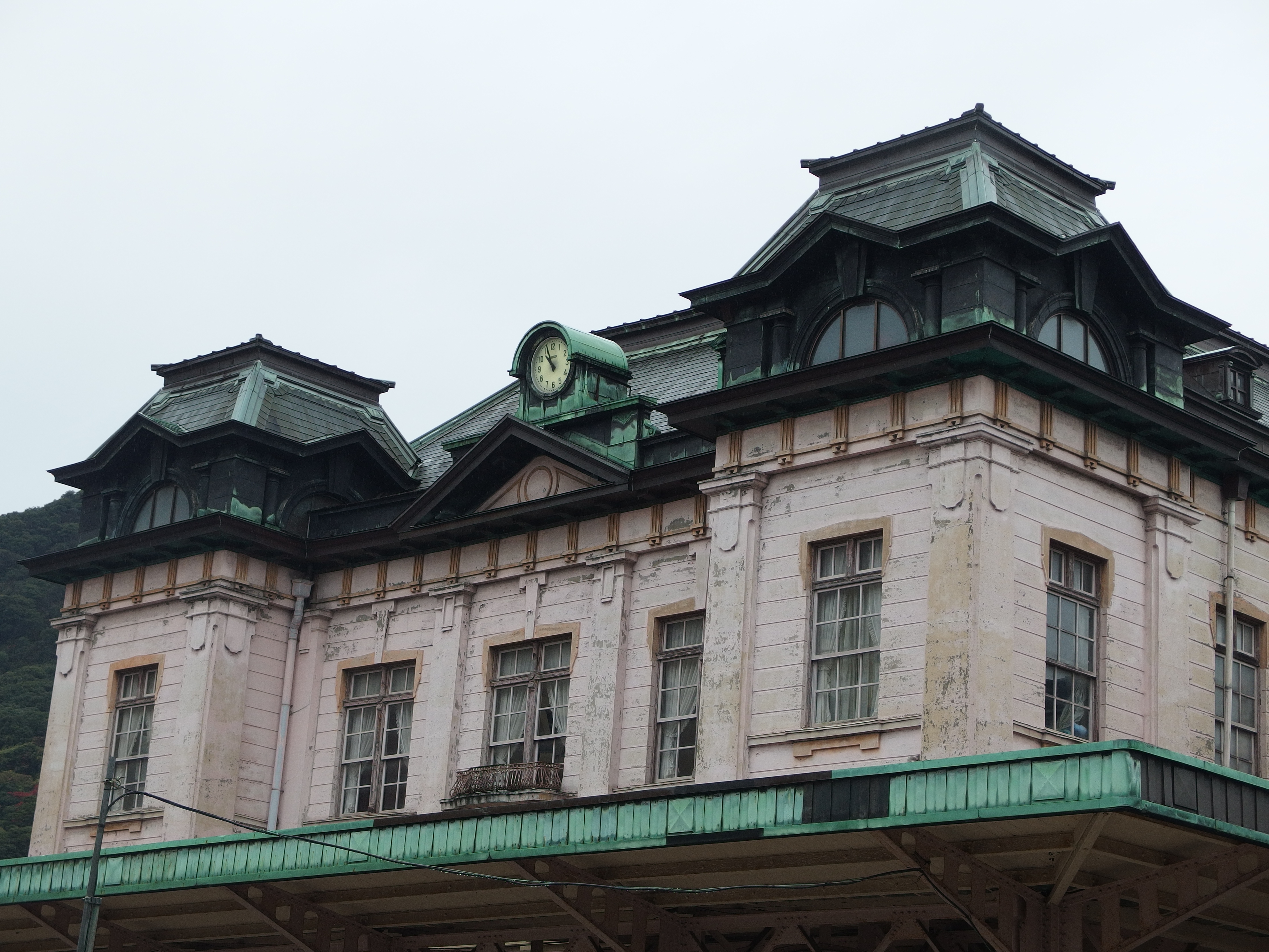 <b>門司港駅外観。XZ-2 / 約5.8MB / 3,968×2,976 / 1/250秒 / F2.8 / 0.0EV / ISO100 / WB:オート / 15.4mm</b>