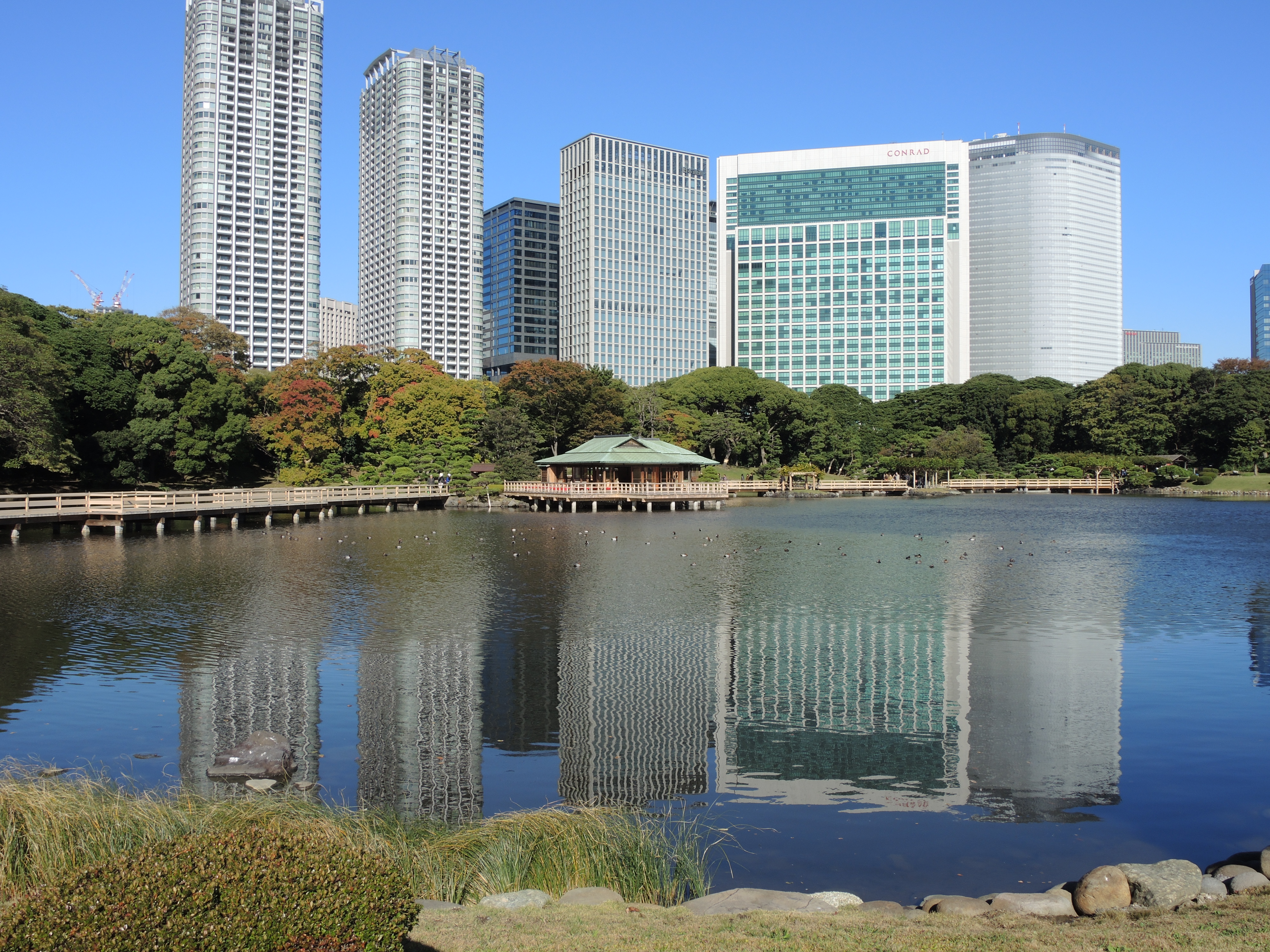 <b>ニコンCOOLPIX P7700（28mm相当）</b>