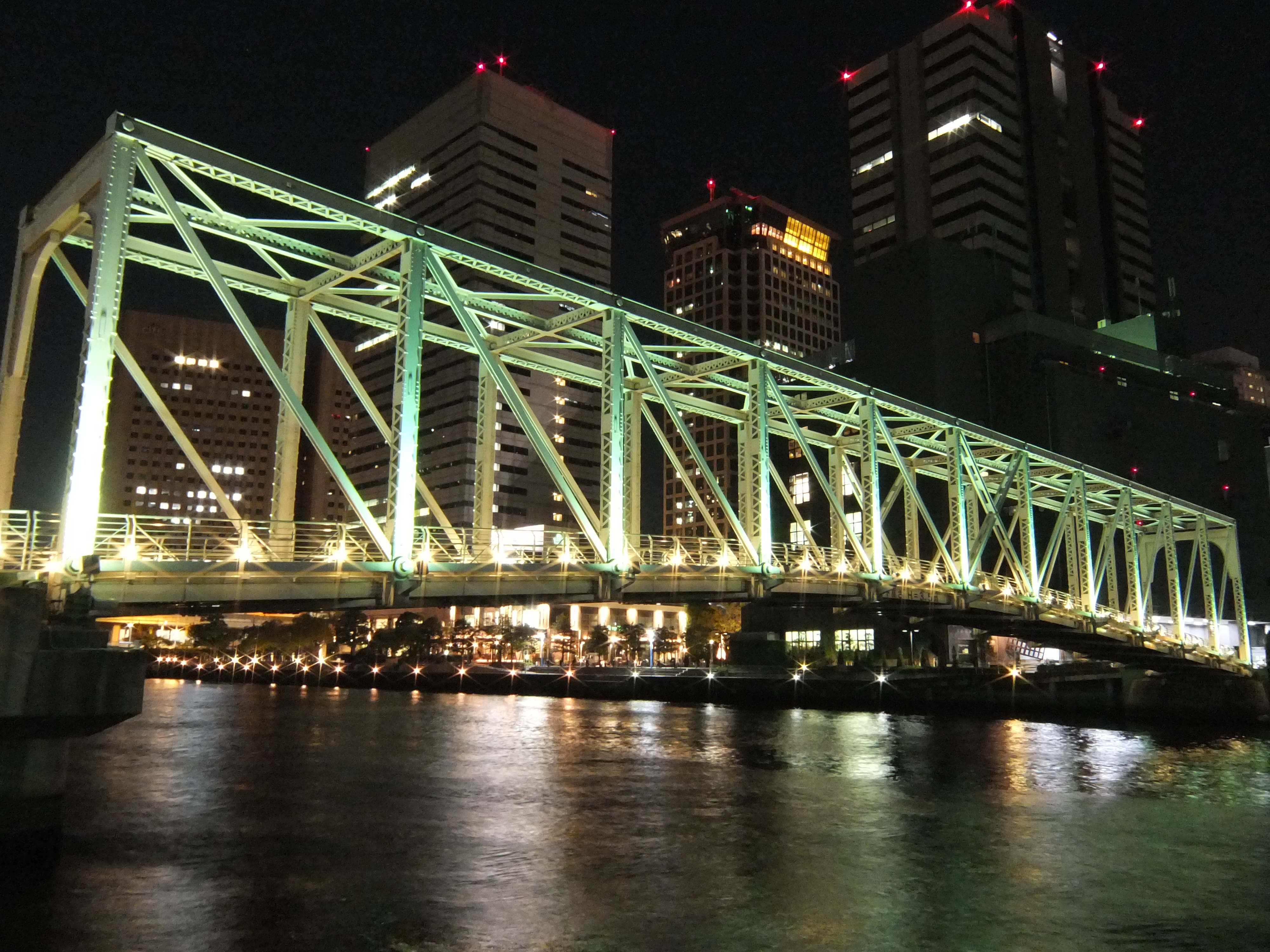 <b>ISO1600 / XF1 / 約4.7MB / 4,000×3,000 / 1/1.2秒 / F5.6 / 0EV / 6.4mm</b>