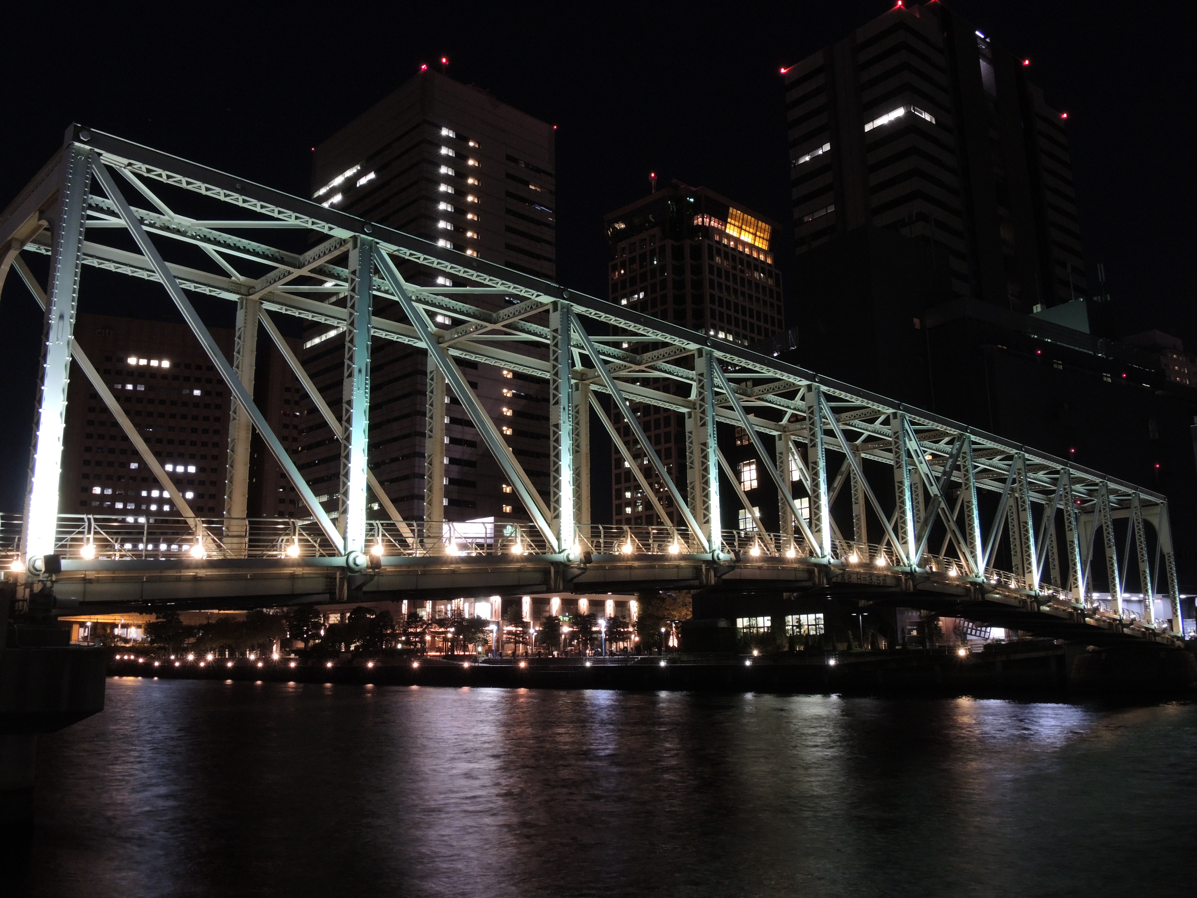 <b>ISO400 / COOLPIX P7700 / 約4.4MB / 4,000×3,000 / 1.3秒 / F5.6 / 0EV / 6mm</b>