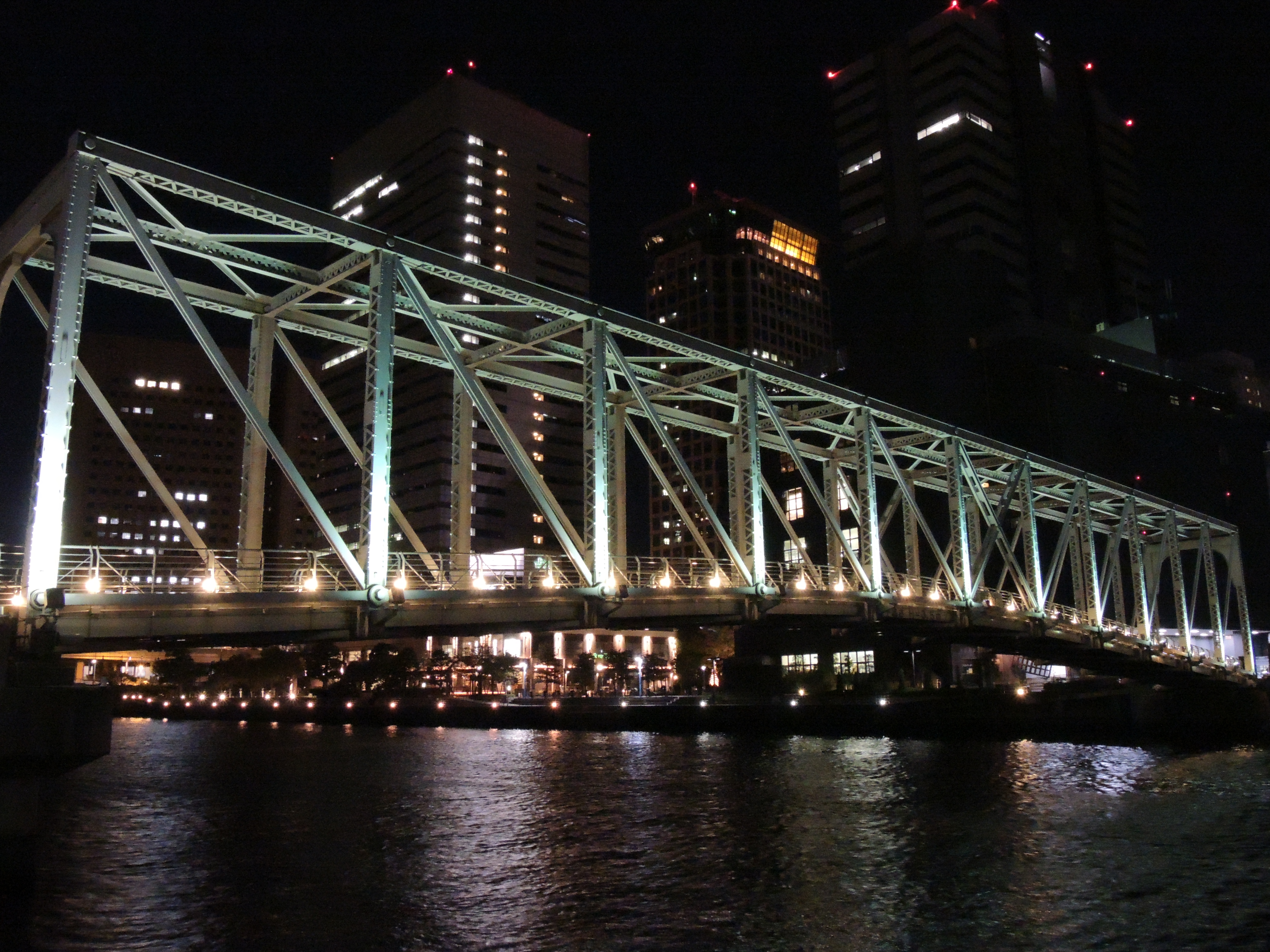 <b>ISO3200 / COOLPIX P7700 / 約4.6MB / 4,000×3,000 / 1/6秒 / F5.6 / 0EV / 6mm</b>