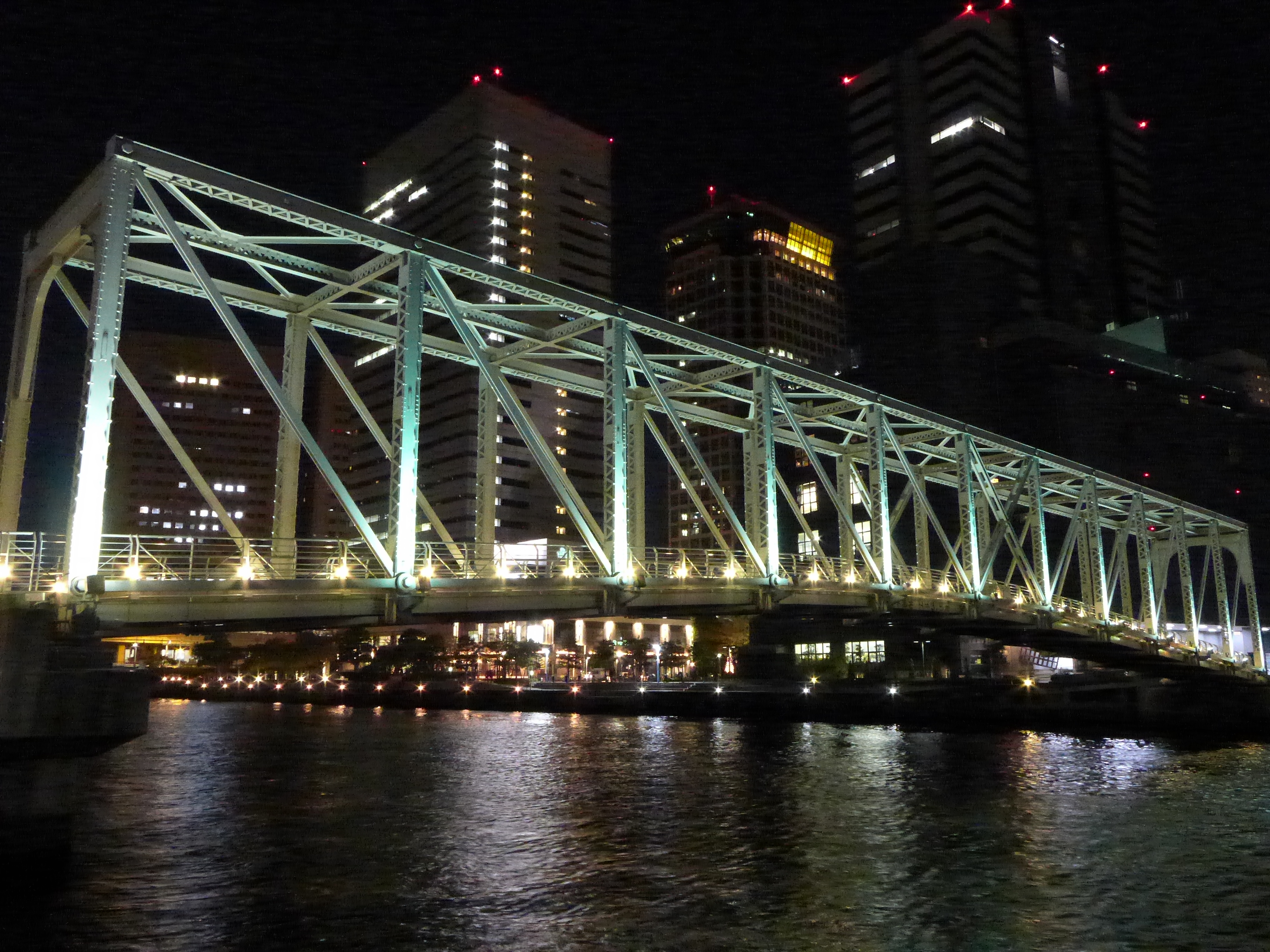 <b>ISO3200 / DMC-LX7 / 約4.1MB / 3,648×2,736 / 1/5秒 / F5.6 / 0EV / 5.5mm</b>