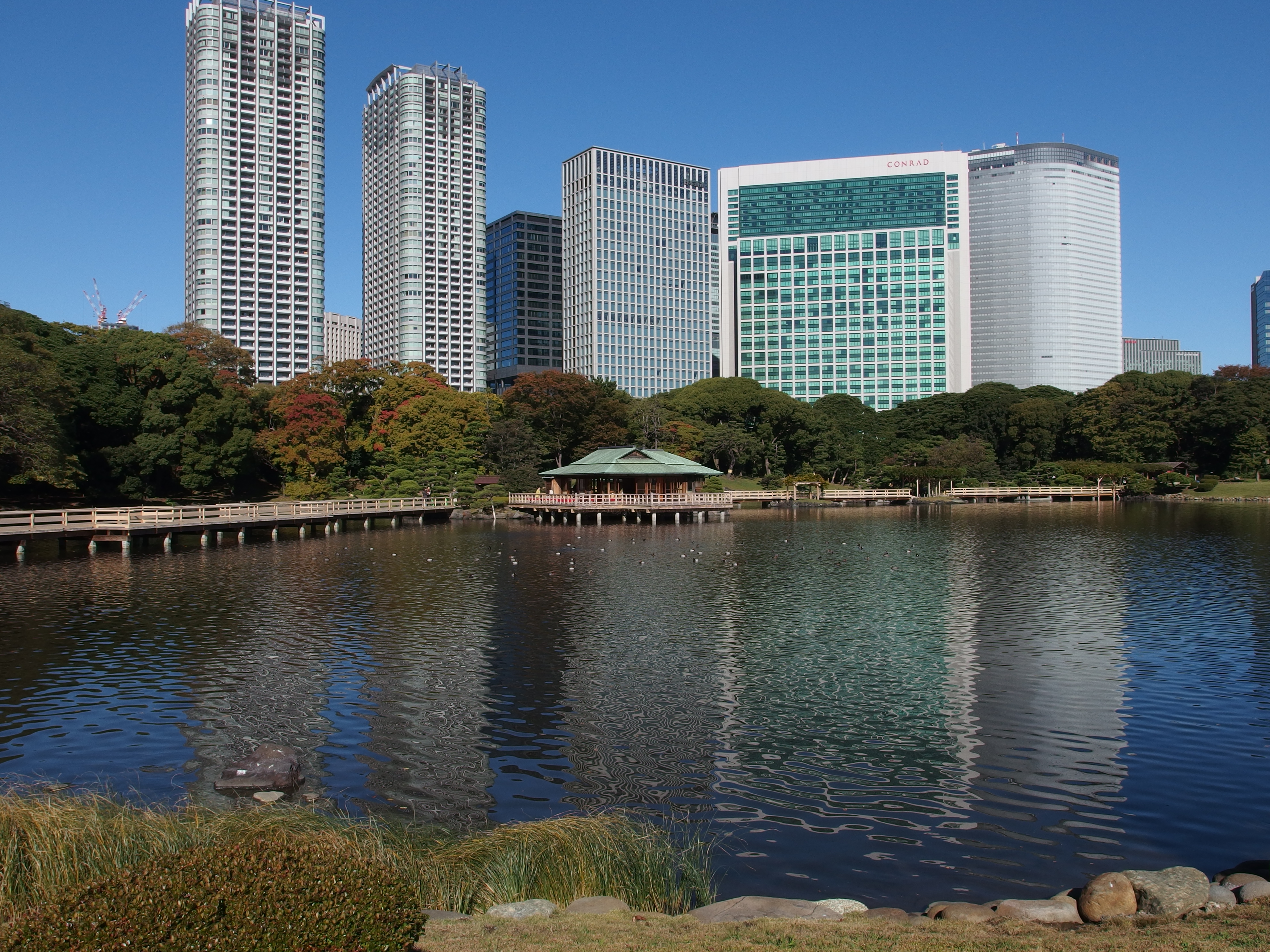 <b>OLYMPUS STYLUS XZ-2（28mm相当）</b>