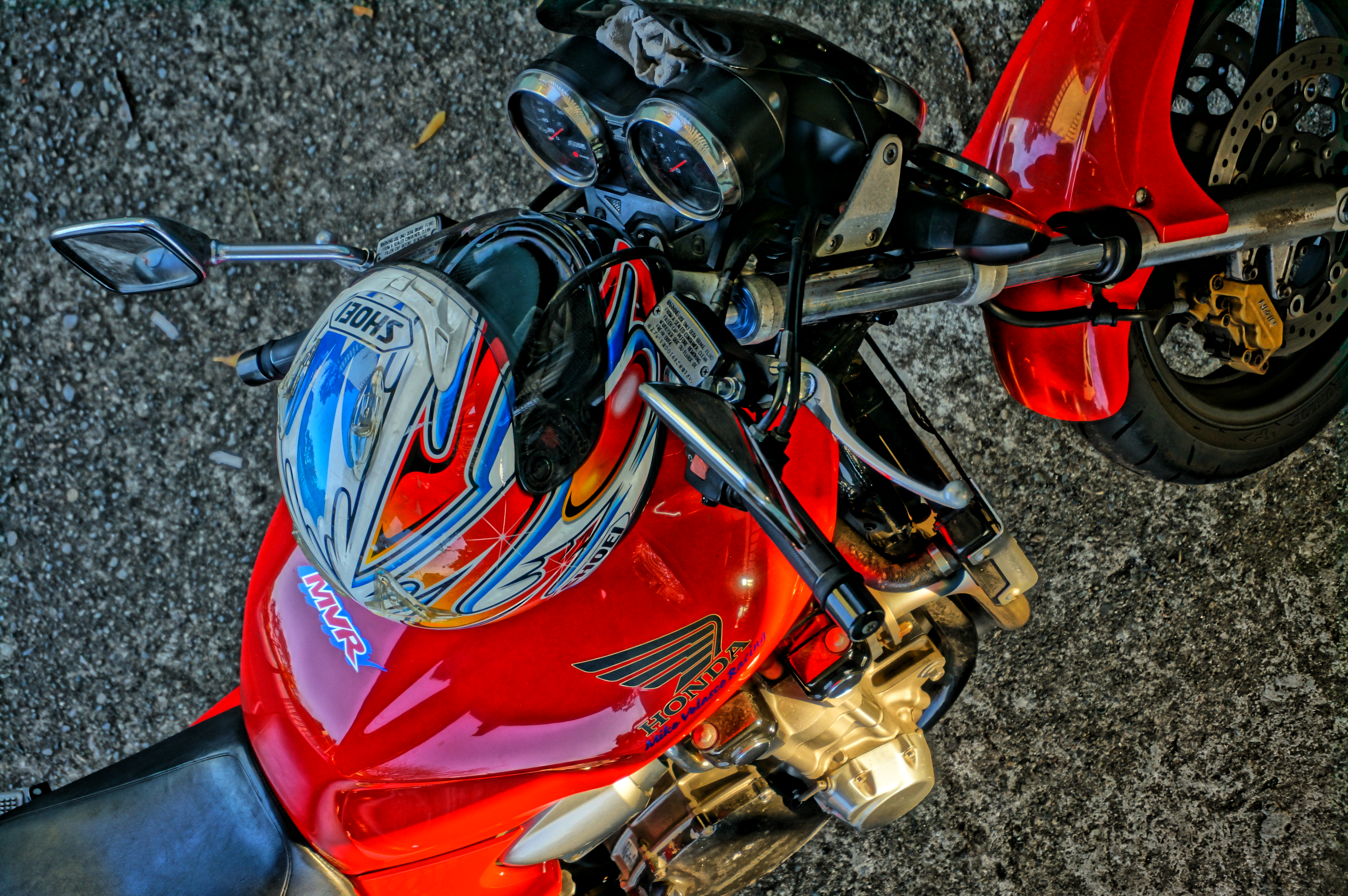 NEX-6 / E PZ 16-50mm F3.5-5.6 OSS / 約6.4MB / 3,264×4,912 / 1/80秒 / F5.6 / -0.3EV / ISO320 / プログラム / WB：太陽光 / 50mm / ピクチャーエフェクト：絵画調HD2