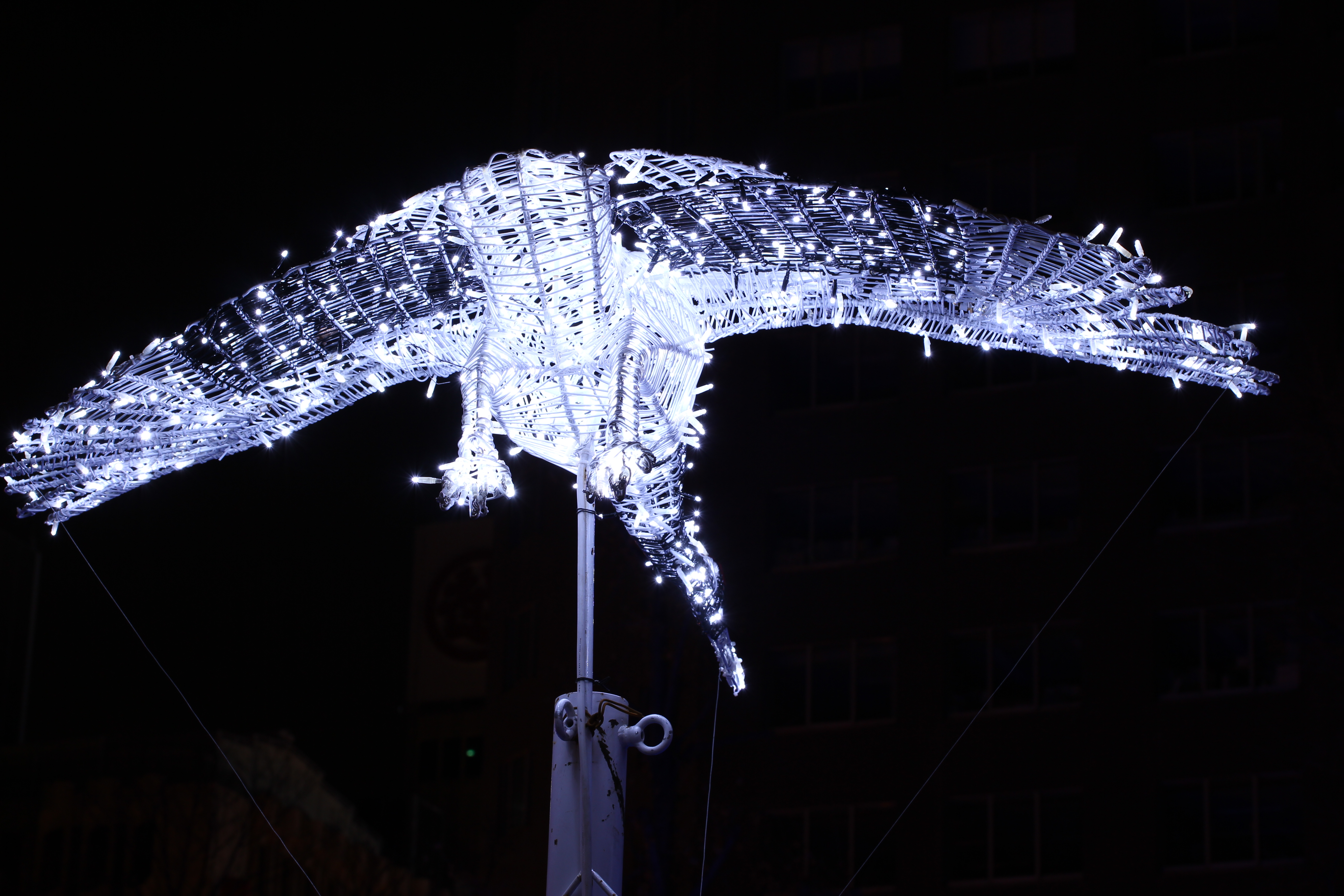 「クリスタル・リバー」には鶴のオブジェも飾られている。EOS M / EF-S 60mm F2.8 Macro USM / 5,184×3,456 / 0.4秒 / F8 / ISO100 / WB:太陽光 / 60mm（96mm相当）