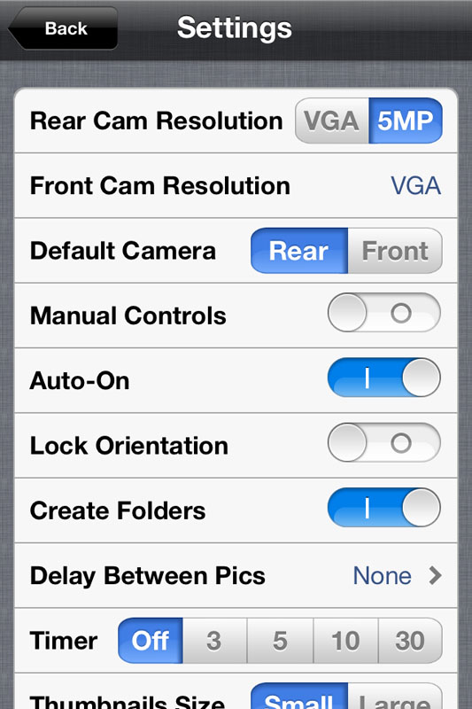 iPhoneの連写アプリ「Fast Camera」（170円）。デフォルトはの解像度はVGA（640×480ピクセル）なので、プリントしたい場合は5MBにしておくといい。セルフタイマーもあるので、これも使える。