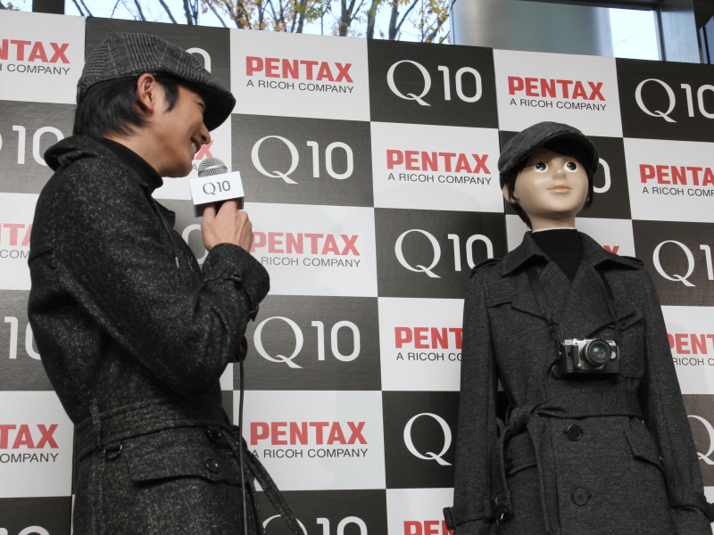 第一印象を「何と言ったらいいかわからないが、面白い」と笑顔で語った