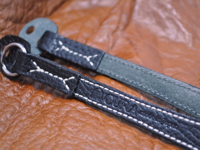 ブランドロゴをあしらった