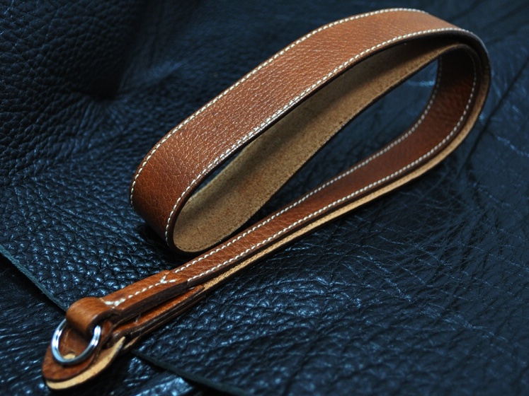 ライトブラウン