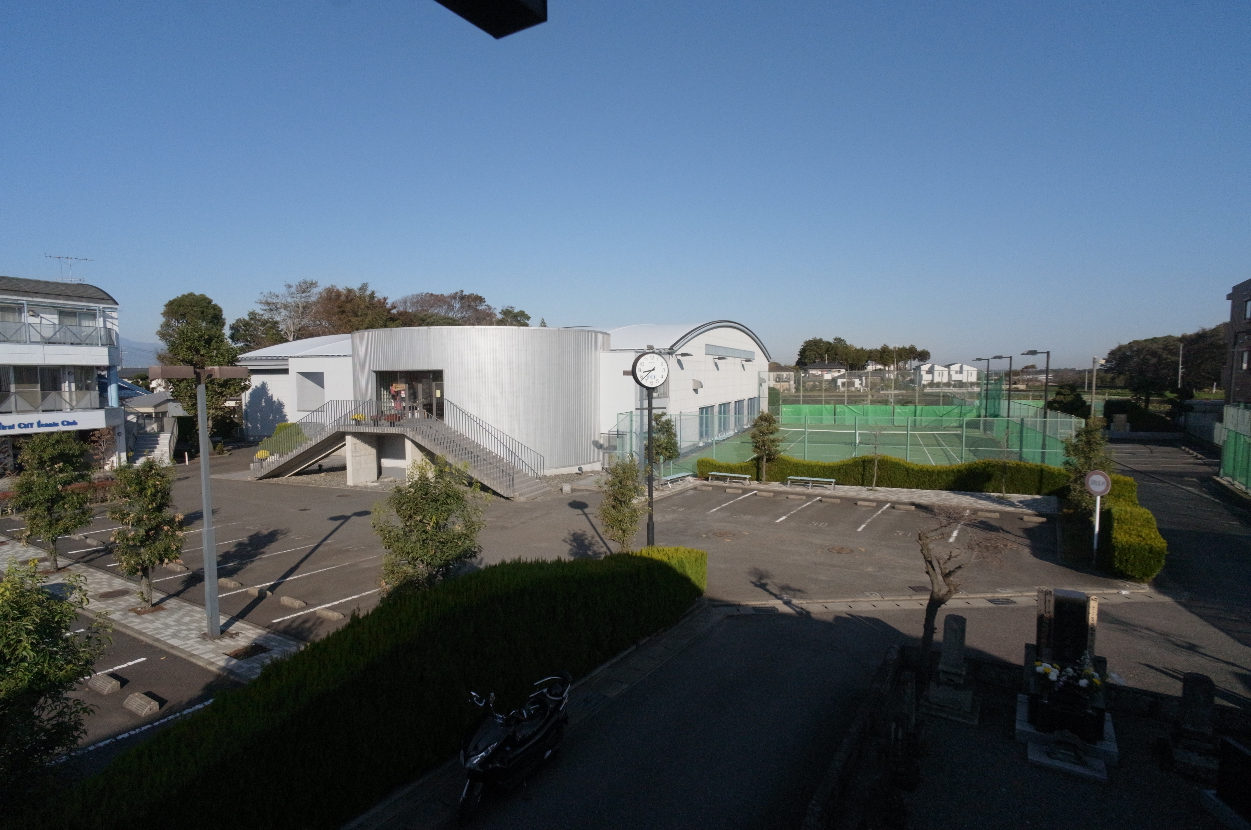 次に、ULTRA WIDE-HELIAR 12mm F5.6 Asphericalでのテスト撮影。NOKTON 50mm F1.1と比較して、かなりダイナミックな画角である。GXR MOUNT A12 / ULTRA WIDE-HELIAR 12mm F5.6 Aspherical / 約4.4MB / 4,288×2,848 / 1/8,000秒 / F8 / 0EV / ISO1083 / 絞り優先AE / WB：オート / 12mm