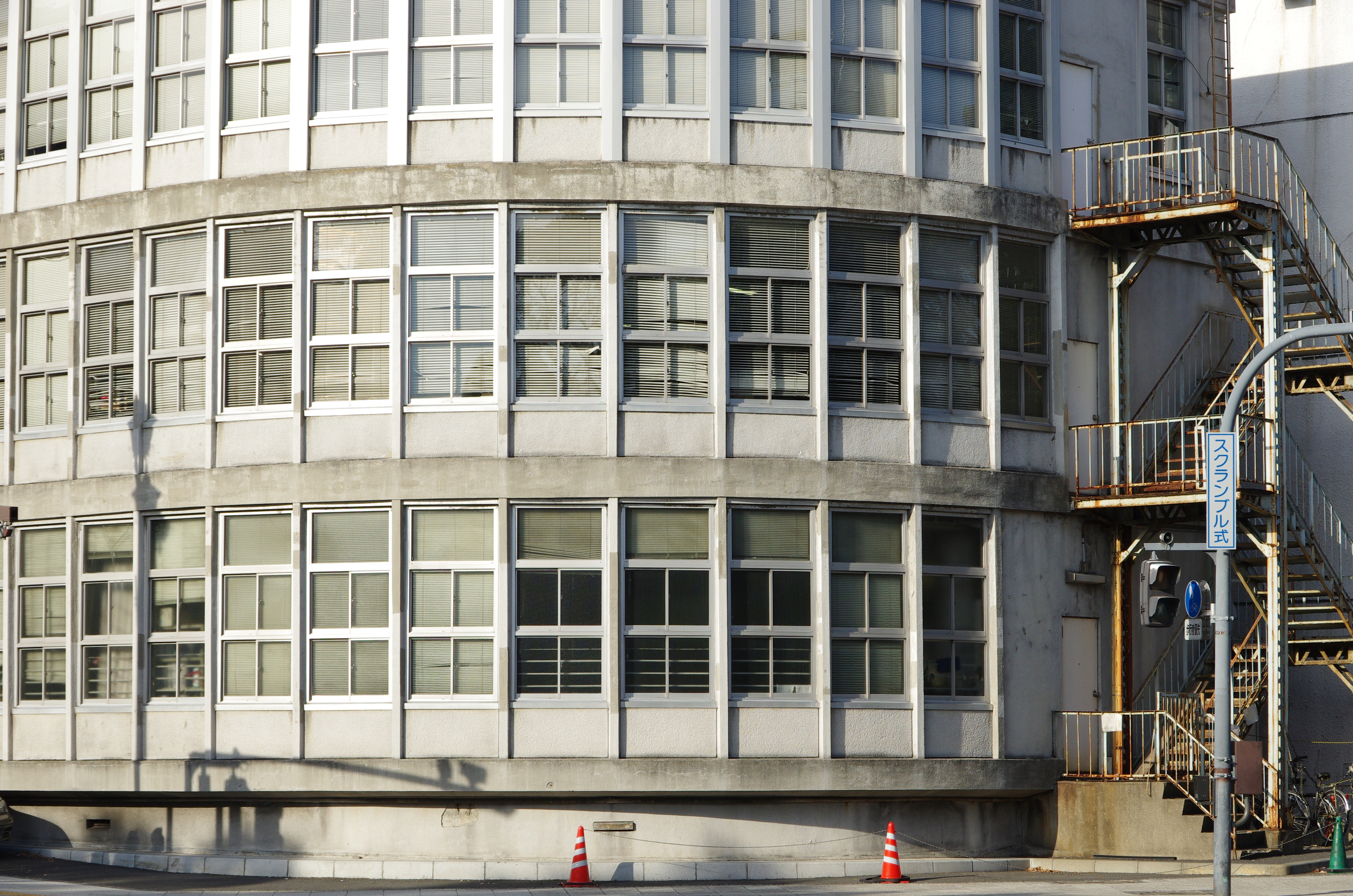 歪曲/倍率色収差補正ON。収差補正をかけるとリサンプリングされるためローパスレスらしさが薄れる。その辺りの話は追って細かく。PENTAX K-5 IIs / DA 18-135mm F3.5-5.6 ED AL [IF] DC WR / 約10.8MB / 4,928×3,264 / 1/400秒 / F10 / +0.7EV / ISO320 / シャッター&amp;絞り優先 / WB：太陽光 / 60mm