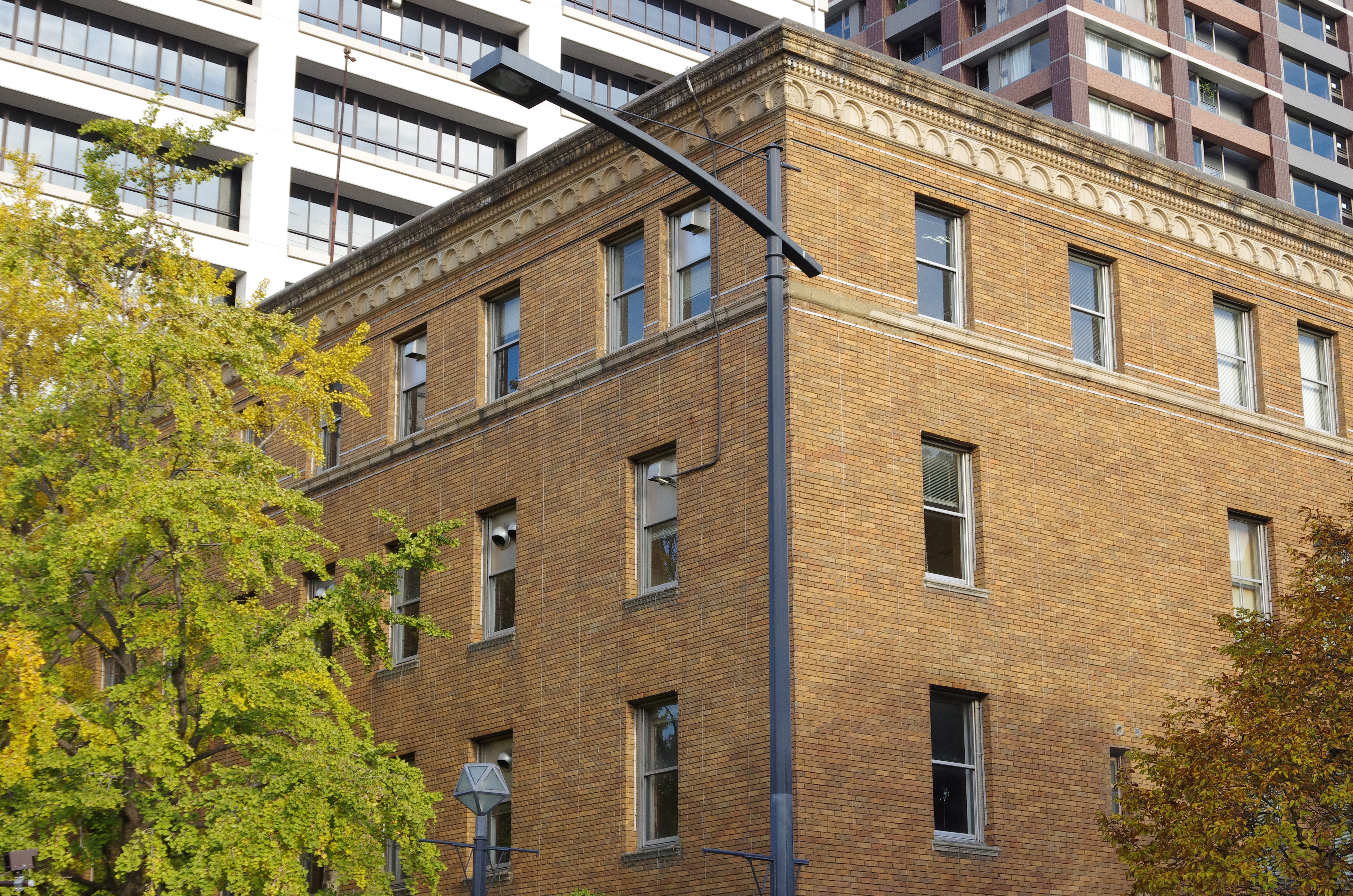 歪曲/倍率色収差補正ON。PENTAX K-5 IIs / DA 18-135mm F3.5-5.6 ED AL [IF] DC WR / 約11MB / 4,928×3,264 / 1/500秒 / F8 / +0.7EV / ISO1000 / シャッター&amp;絞り優先 / WB：太陽光 / 40mm