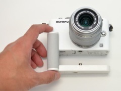 E-PL5」「Nikon 1 V1」「Nikon 1 J2」用の低価格カメラグリップ