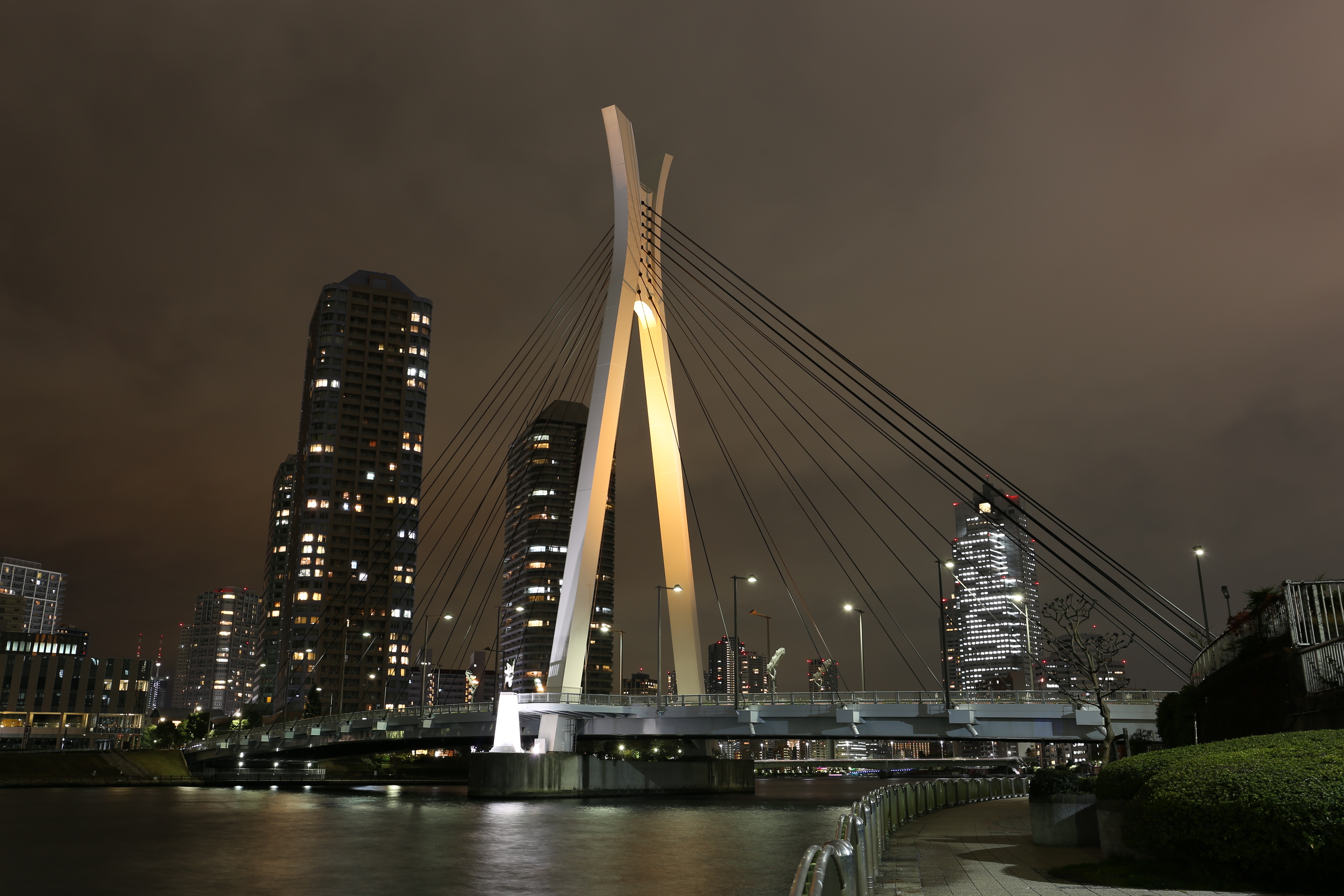 ISO100 / EOS 6D / EF 24-70mm F4 L IS USM / 約4.6MB / 5,472×3,648 / 10秒 / F8 / 0EV / 31mm