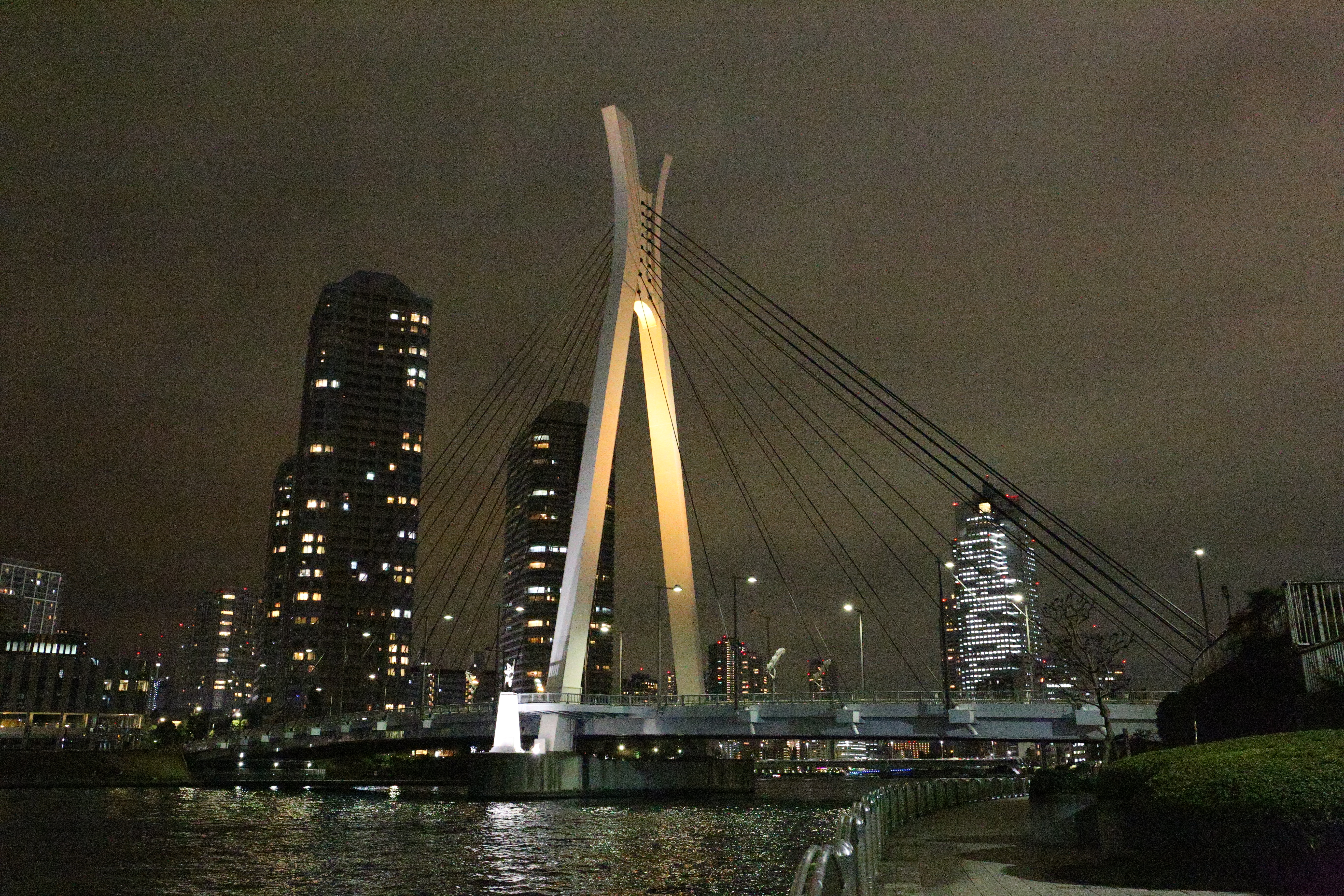 ISO51200 / EOS 6D / EF 24-70mm F4 L IS USM / 約14MB / 5,472×3,648 / 1/50秒 / F8 / 0EV / 31mm