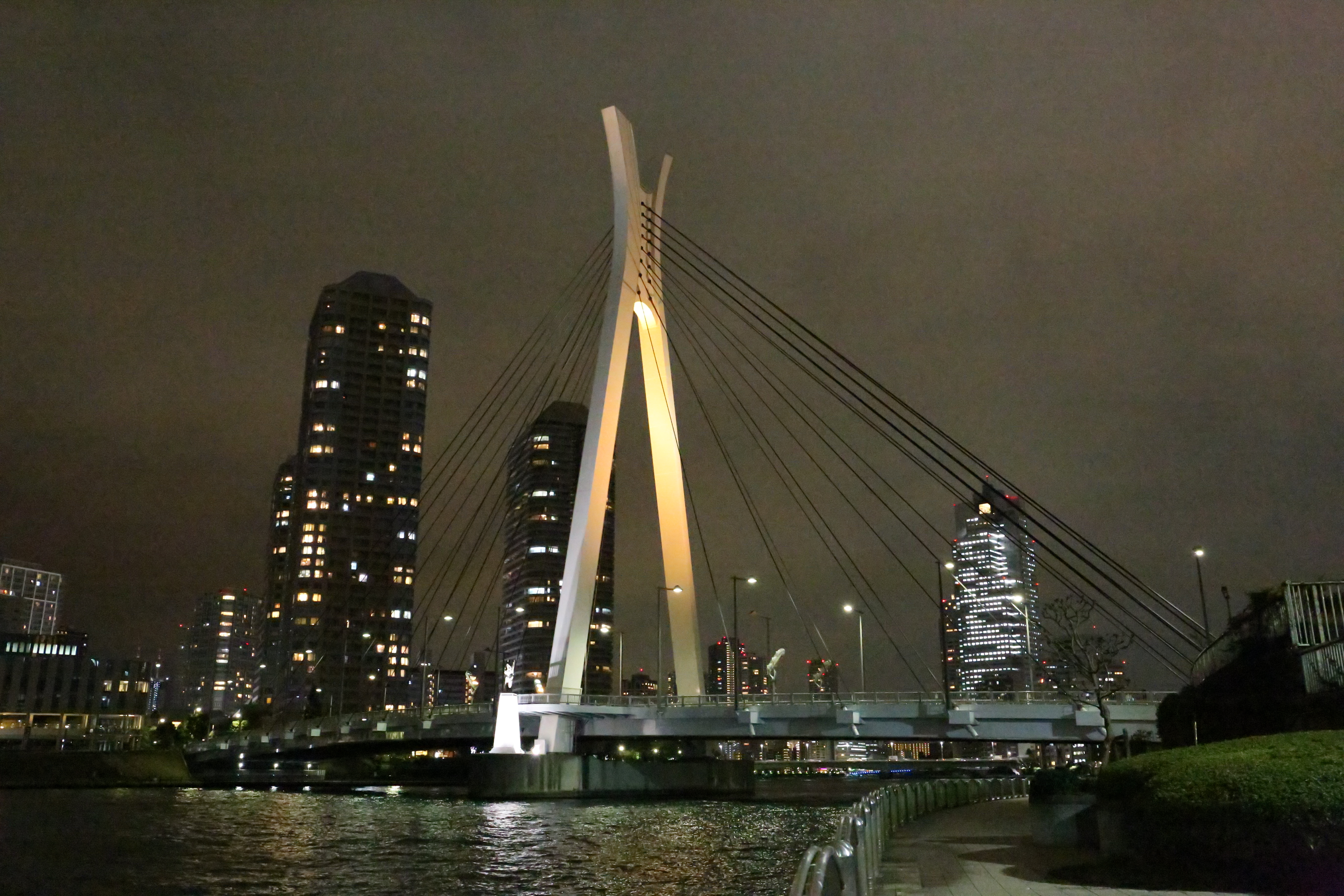 ISO51200 / EOS 6D / EF 24-70mm F4 L IS USM / 約9MB / 5,472×3,648 / 1/50秒 / F8 / 0EV / 31mm