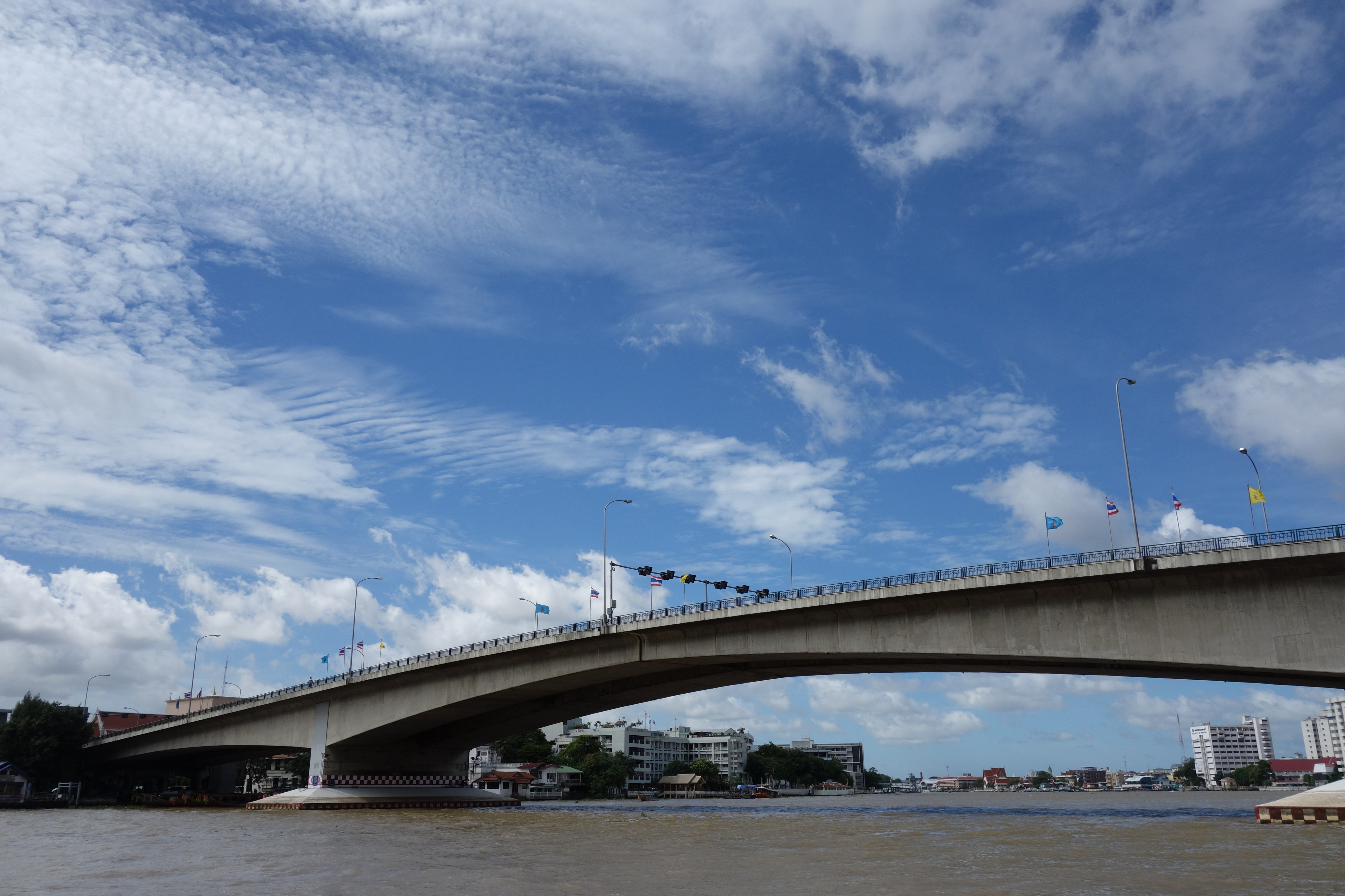 DSC-RX100 / 4.8MB / 5,472×3,648 / 1/800秒 / F6.3 / 0.0EV / ISO125 / WB:オート / 10.4mm