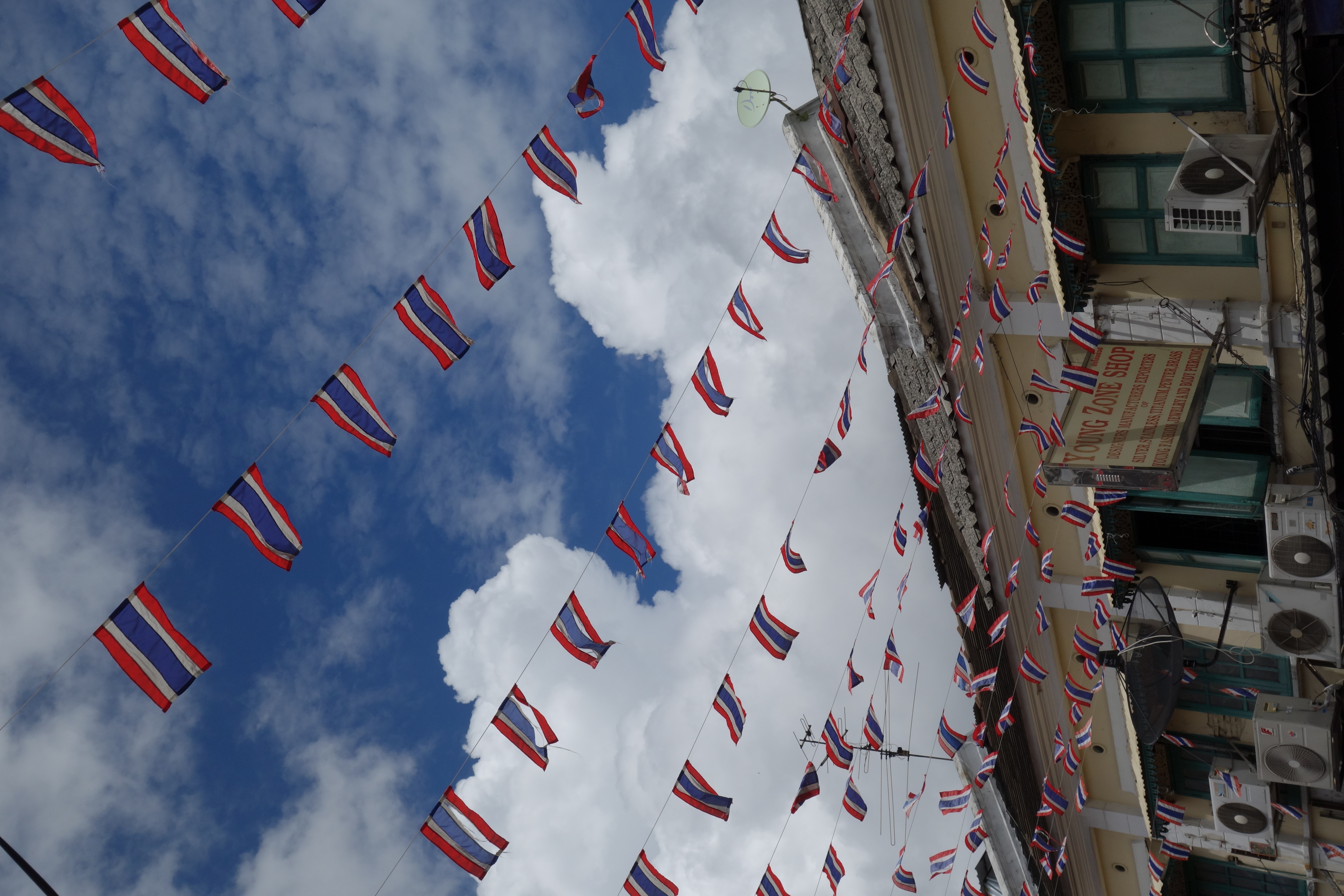 DSC-RX100 / 5.0MB / 3,648×5,472 / 1/1,250秒 / F7.1 / 0.0EV / ISO125 / WB:オート / 17.2mm