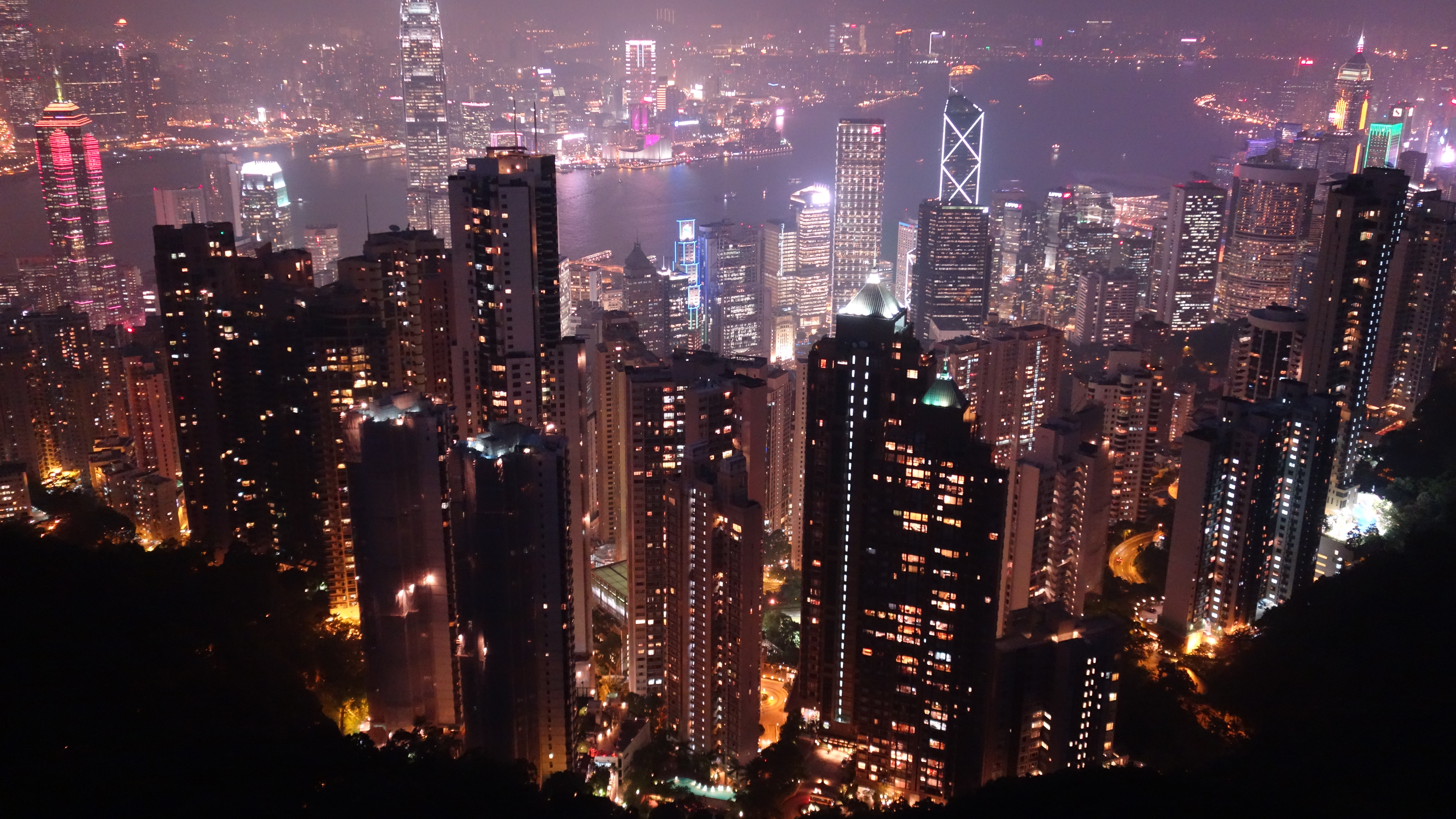 DSC-RX100 / 6.0MB / 5,472×3,080 / 1/13秒 / F2.5 / +0.7EV / ISO1600 / WB:蛍光灯 / 11.9mm